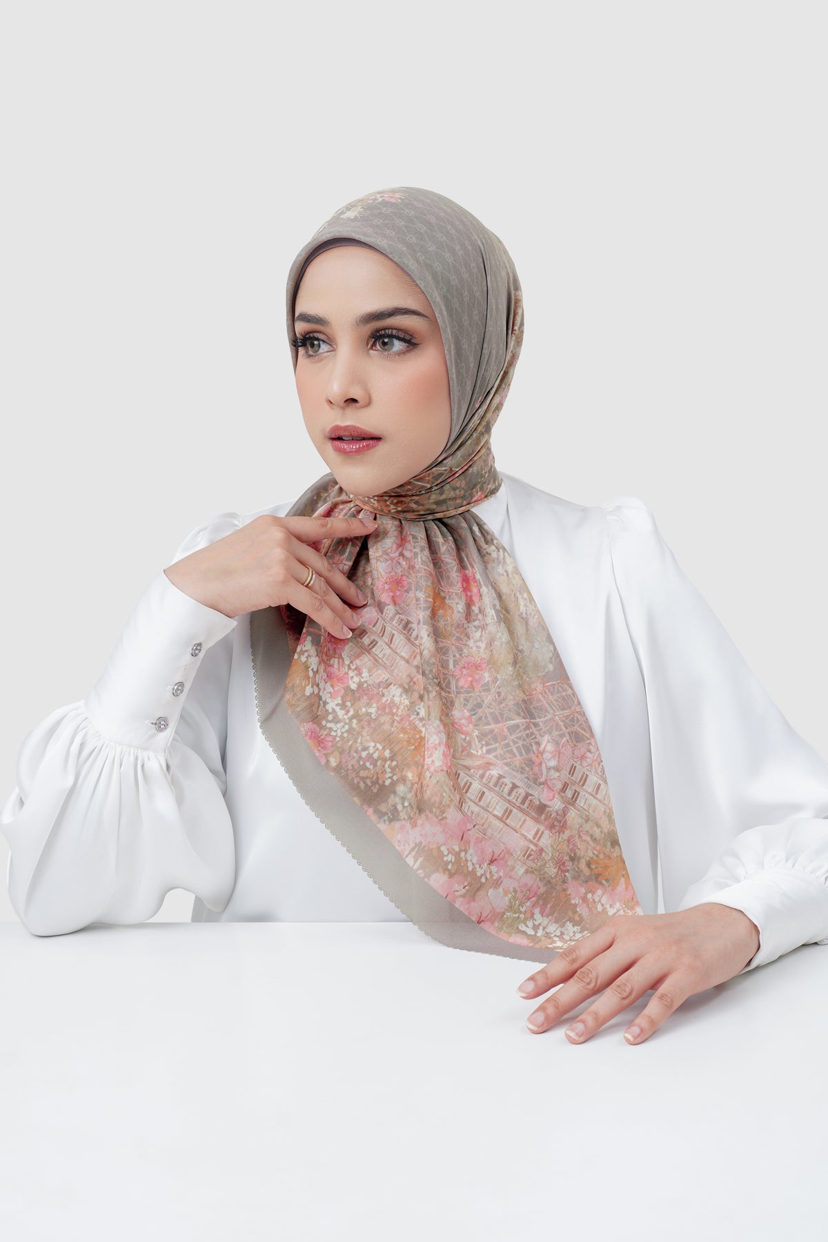 The Parisian 3.0 Square - Pierre