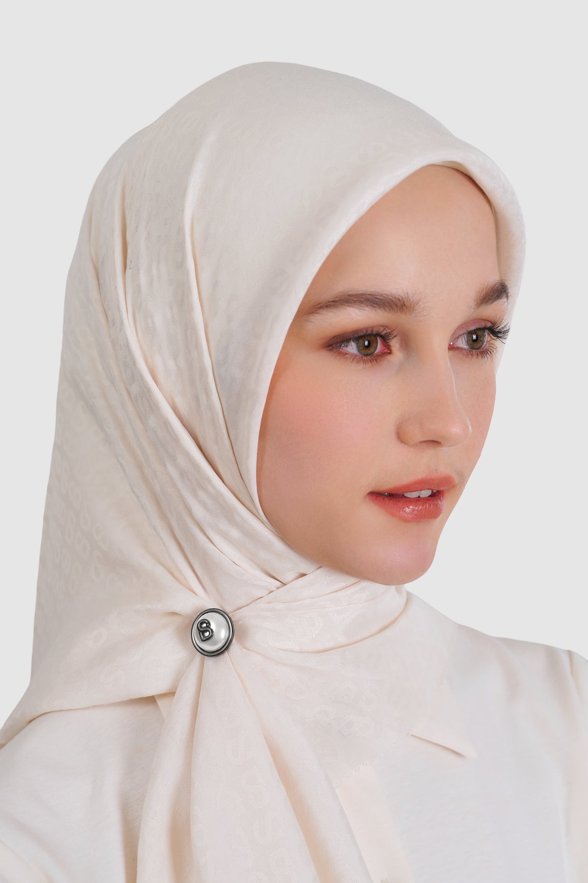 Petite Round Pearl Brooch - Hematite