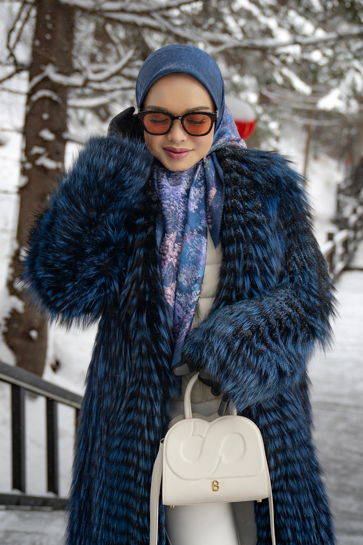 Holiday 3 Voile Square - Sapphire Blue