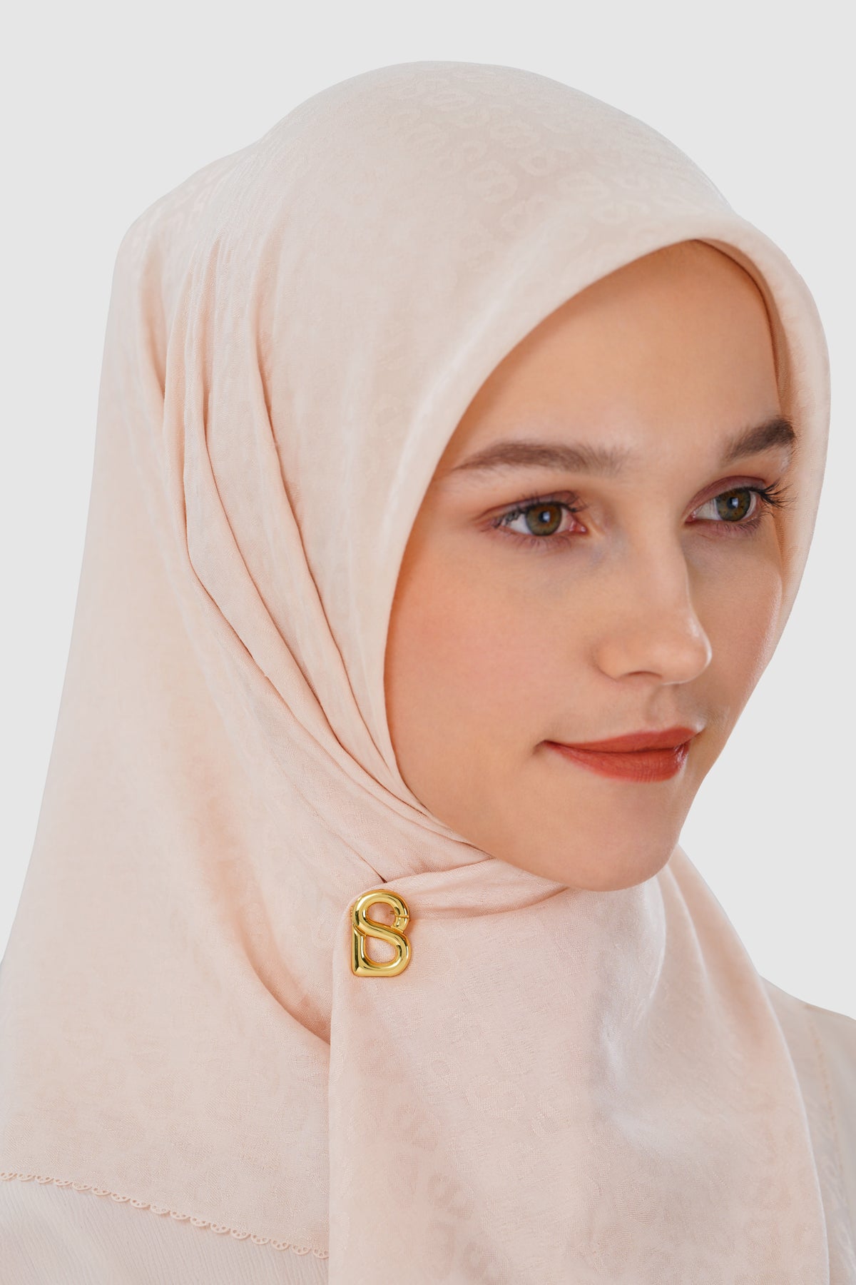 Petite Signature Everyday Brooch - Gold