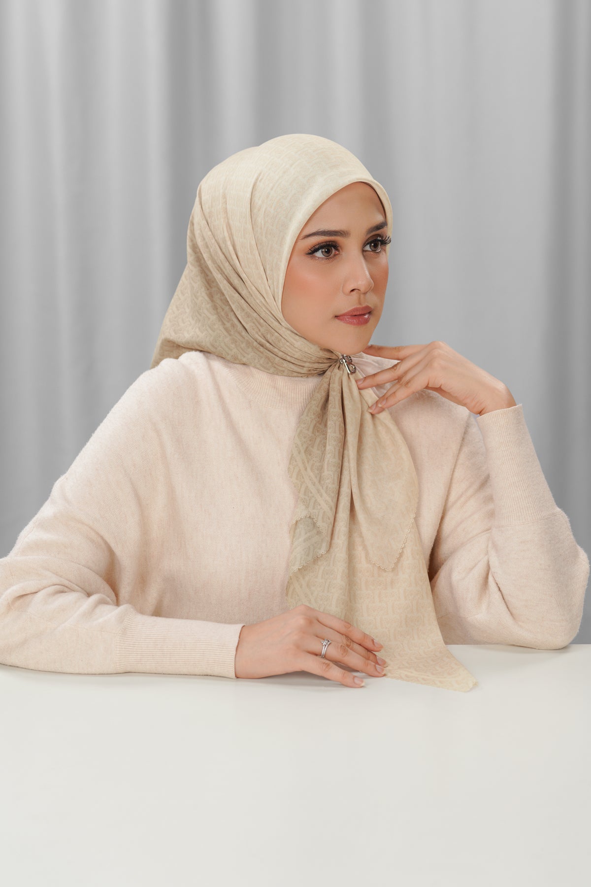Bimu Horizon Satin Square - Saturn