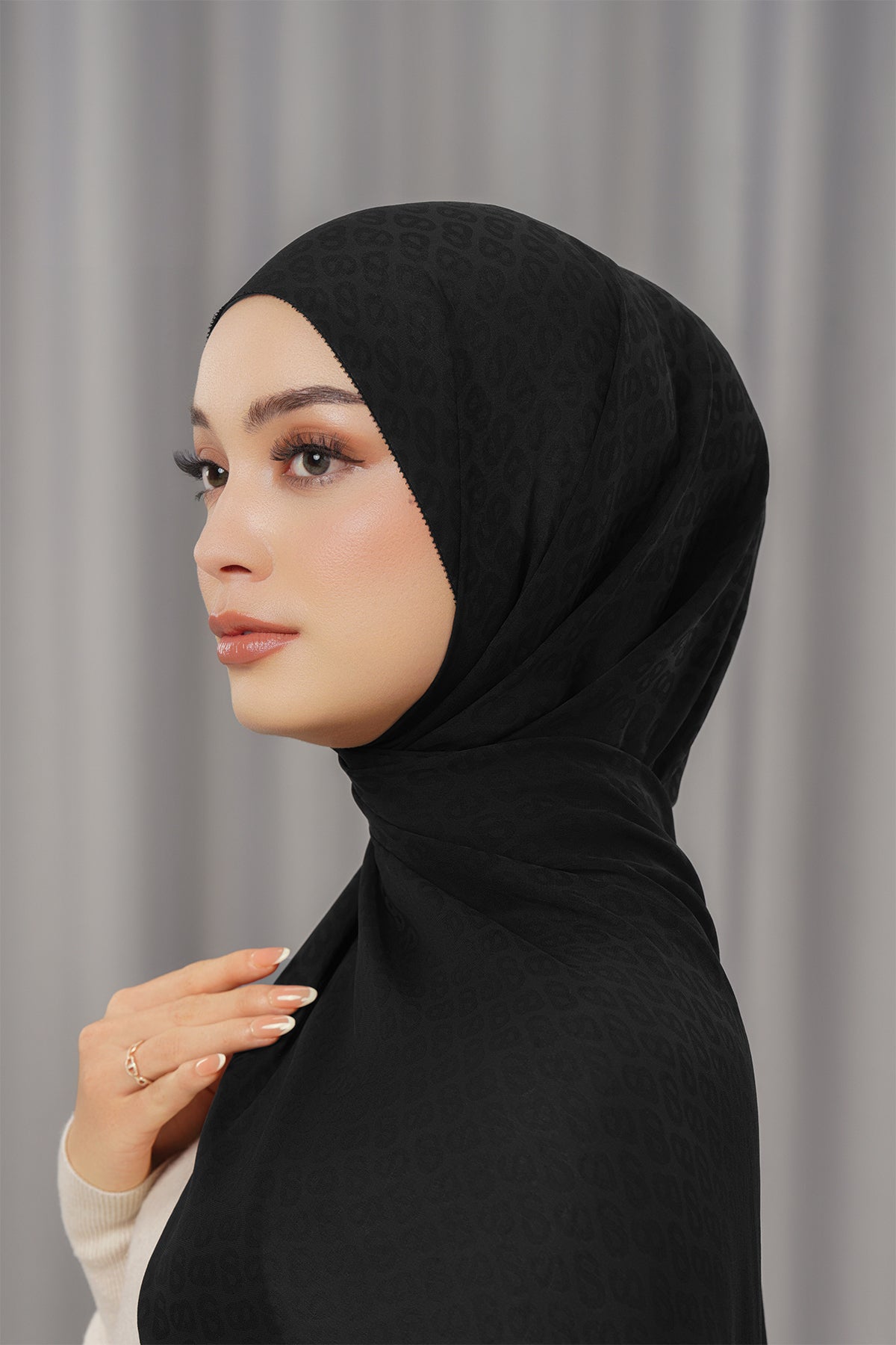 Georgette Tapis Shawl - Jet Black
