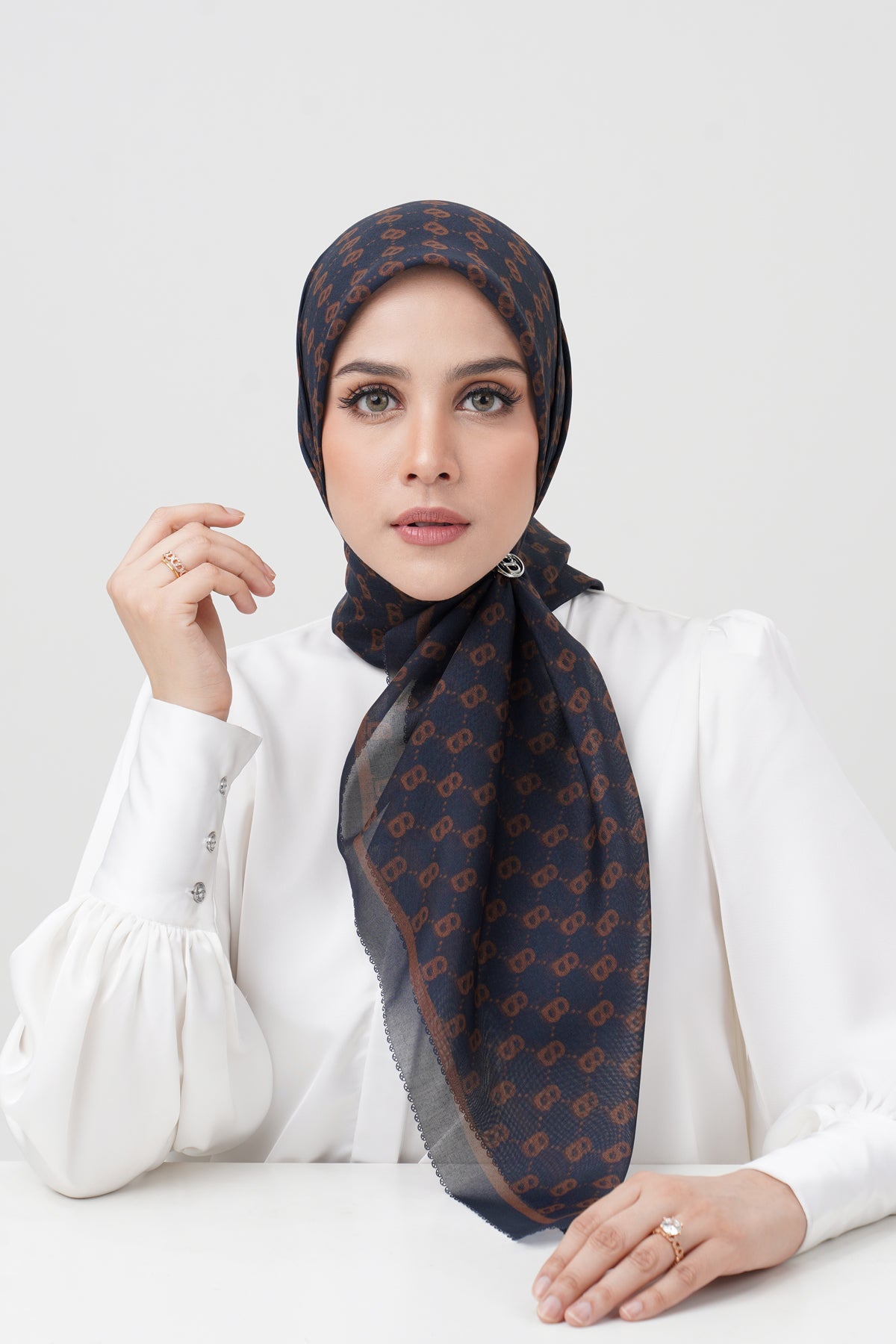 Beverly Square - Blunette