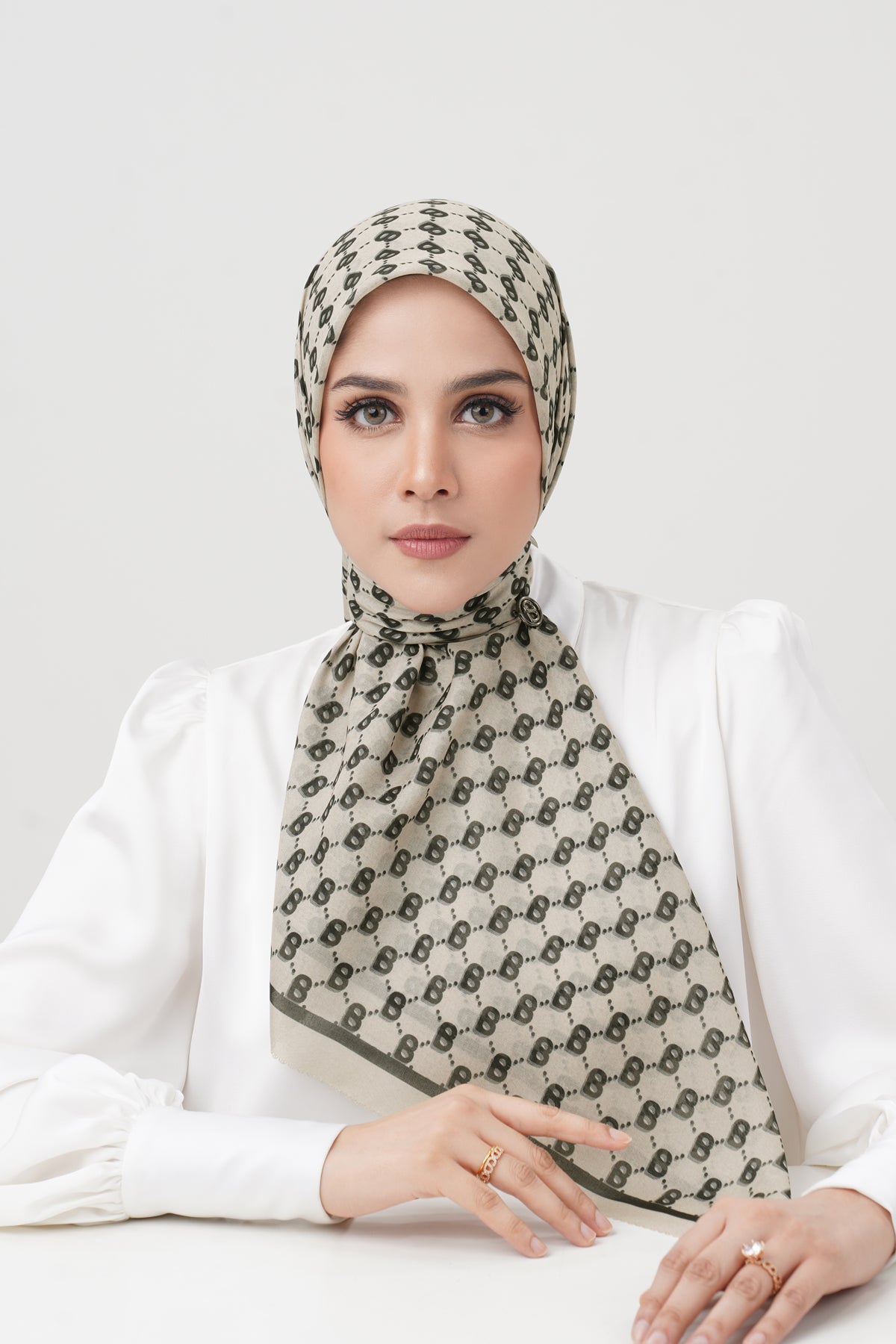 Beverly Square - Sesame