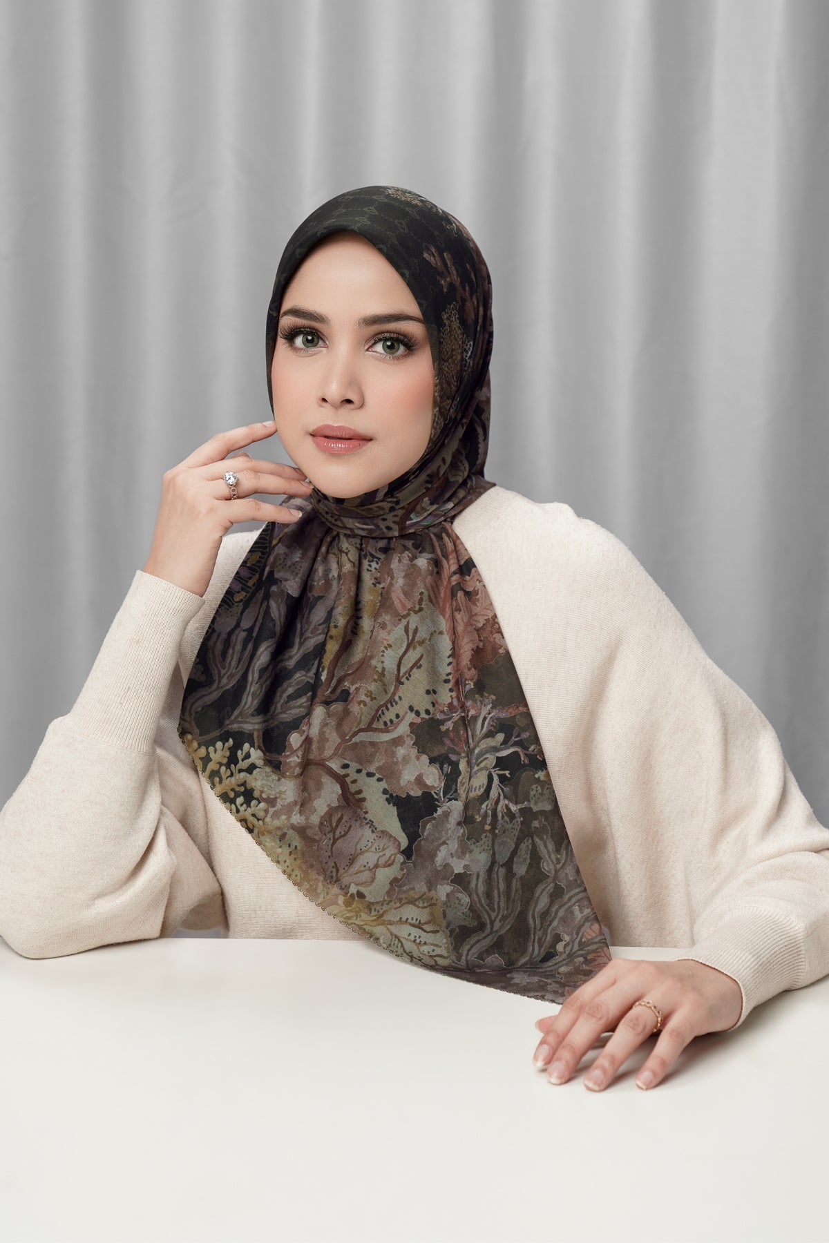 Under The Sea Voile Square - Orca