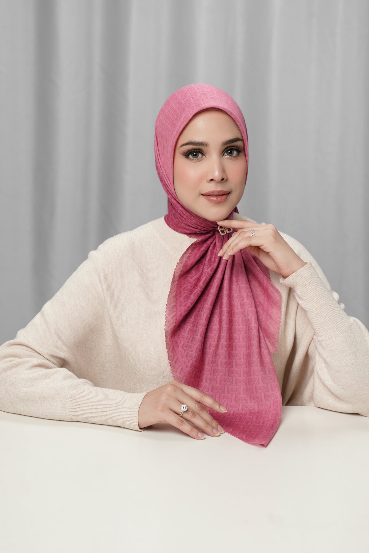 Bimu Horizon Satin Square - Rosette