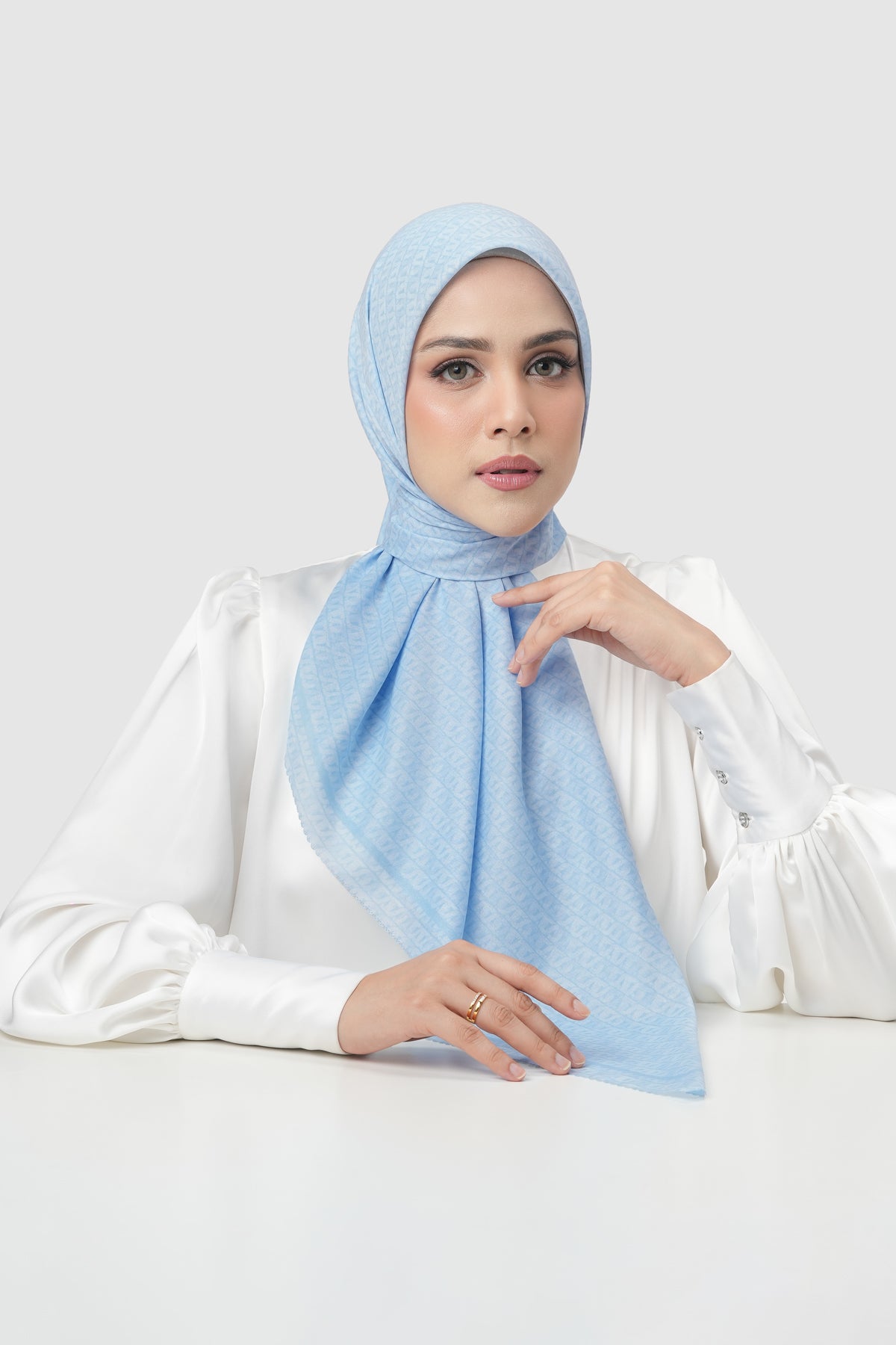 Interlock Voile Square - Skyway