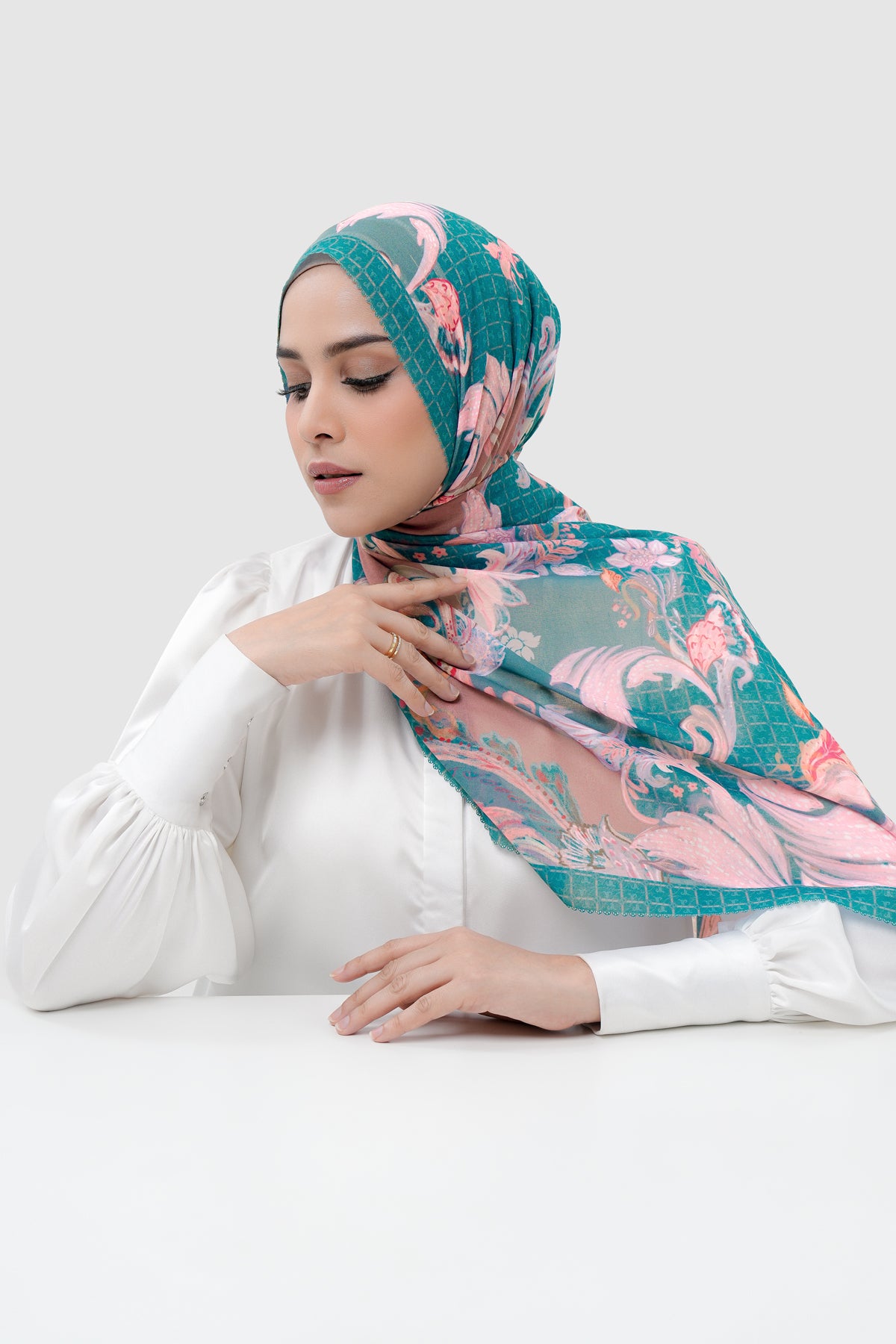 Autograph 3.0 Voile Shawl - Tapestry