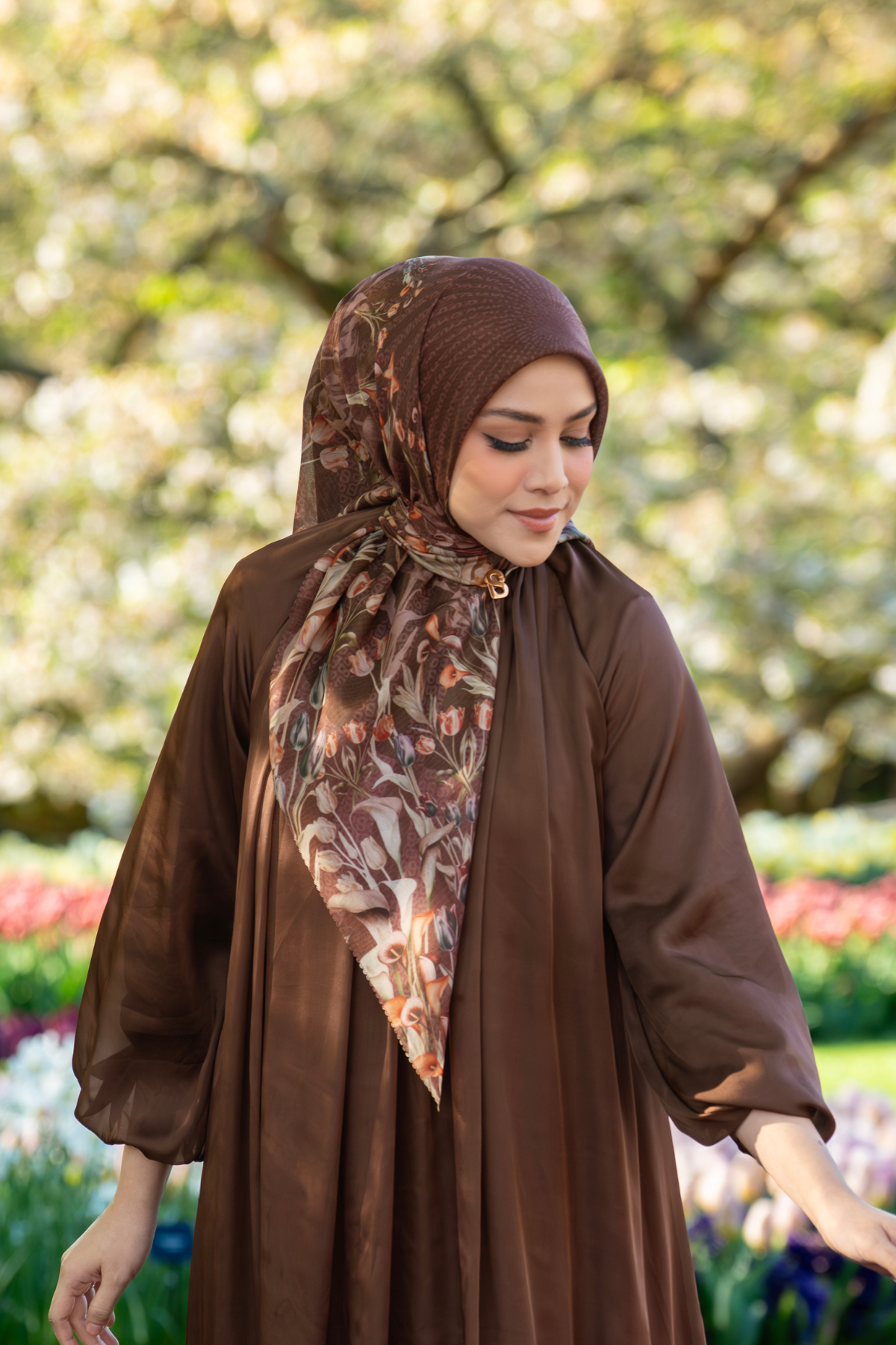 Tulip Voile Square - Mahogany