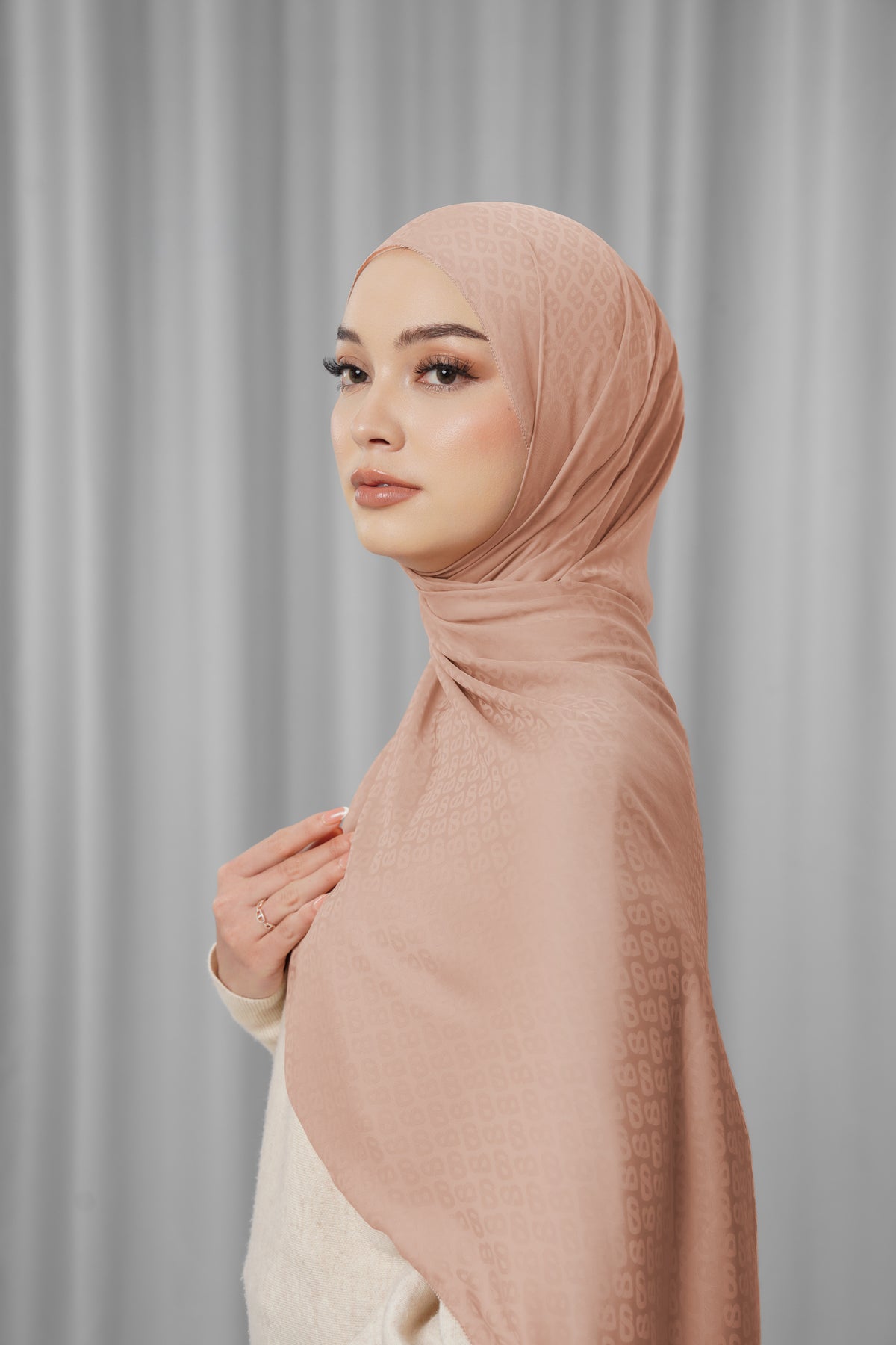 Tapis Satin Jacquard Shawl - Sepia