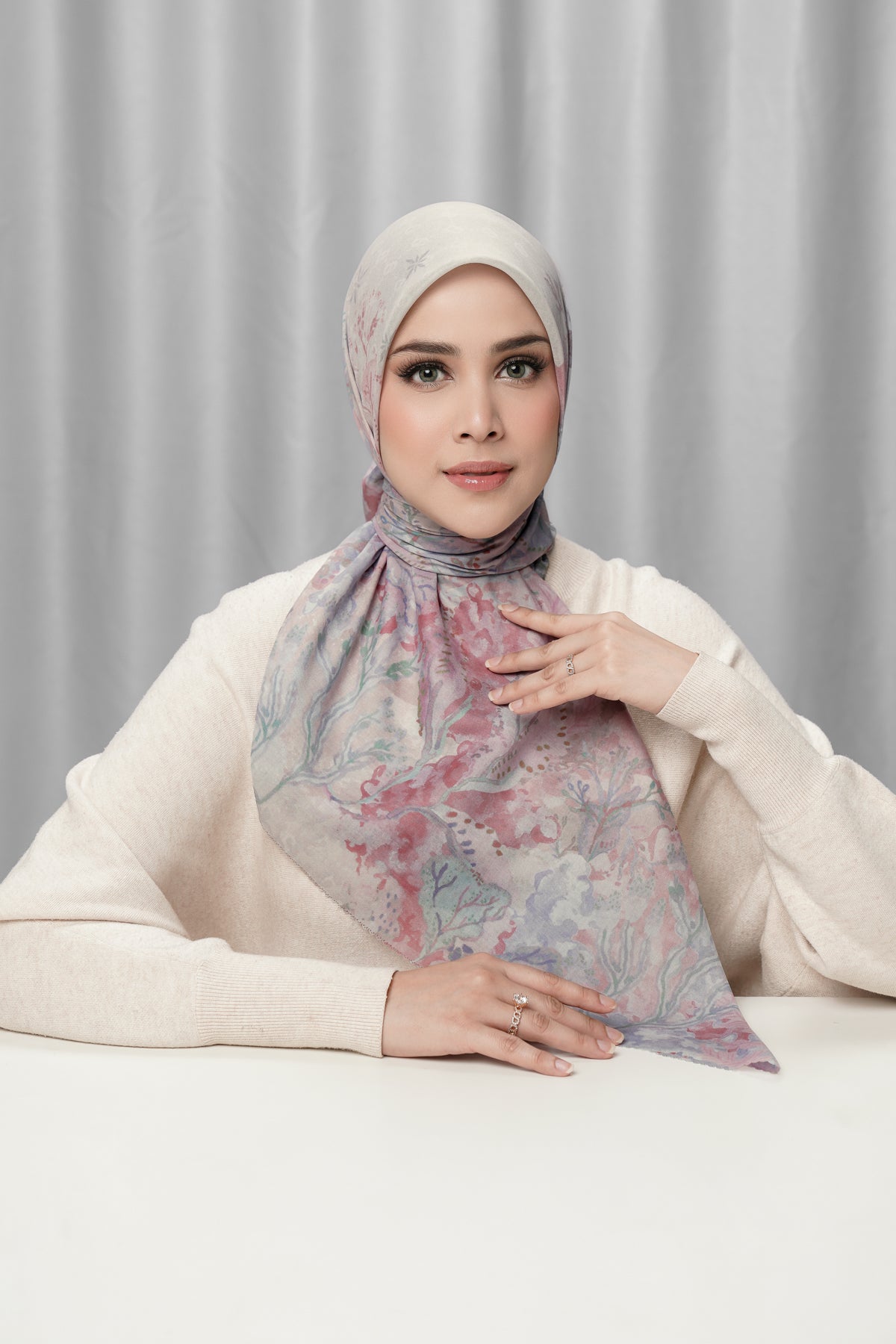 Under The Sea Voile Square - Clam