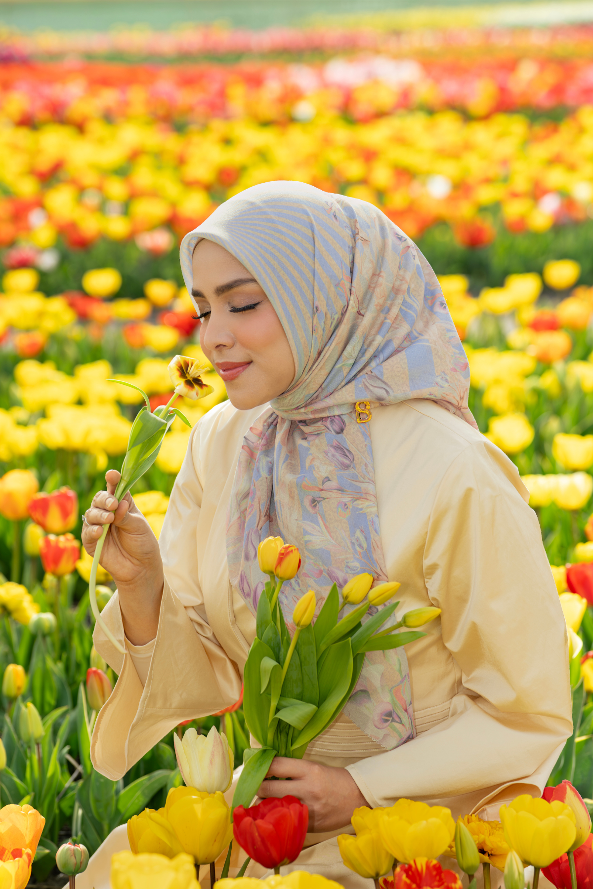 Tulip Satin Square - Sunshine