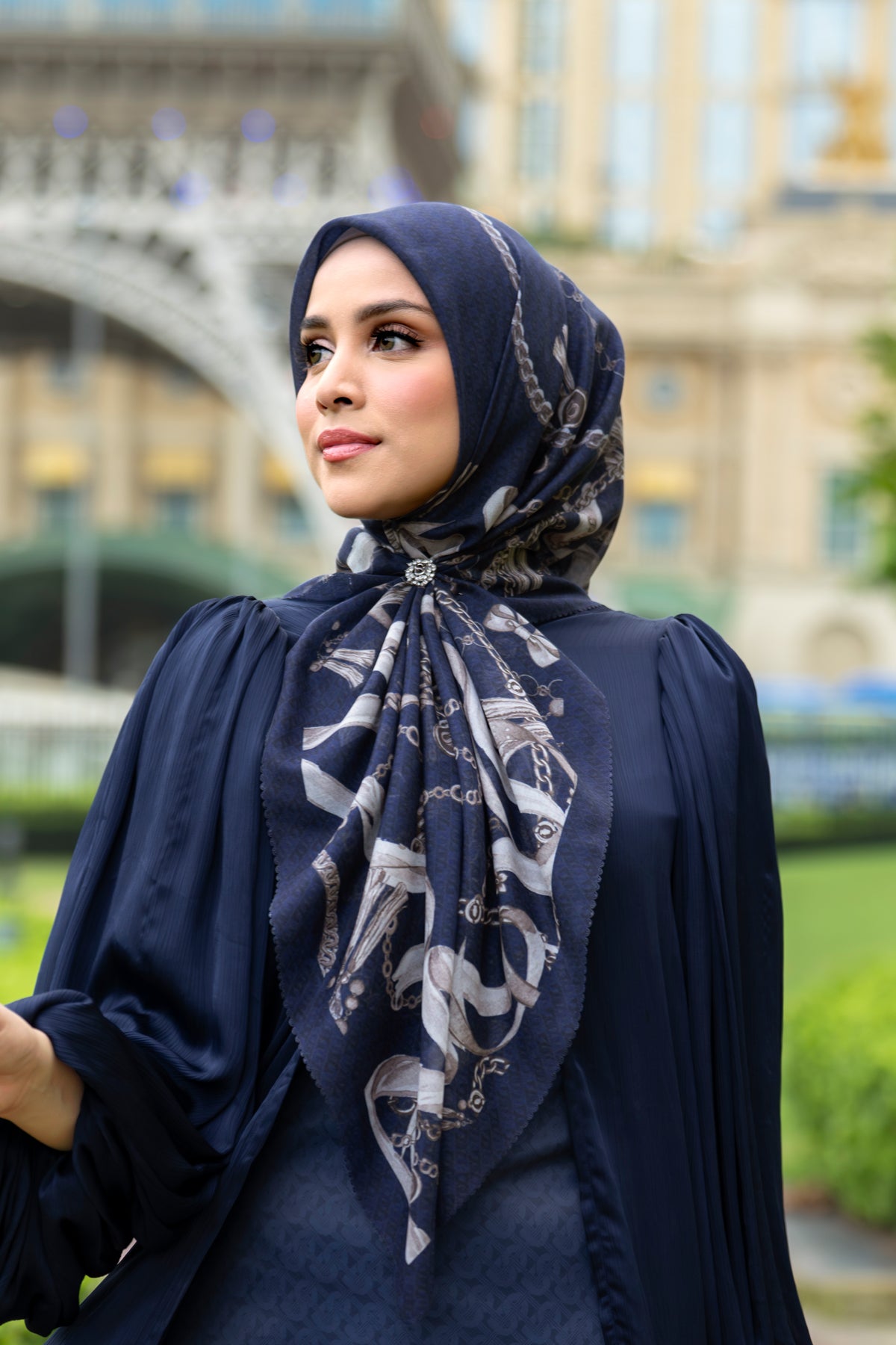 Signature Chain Square Series - Azure