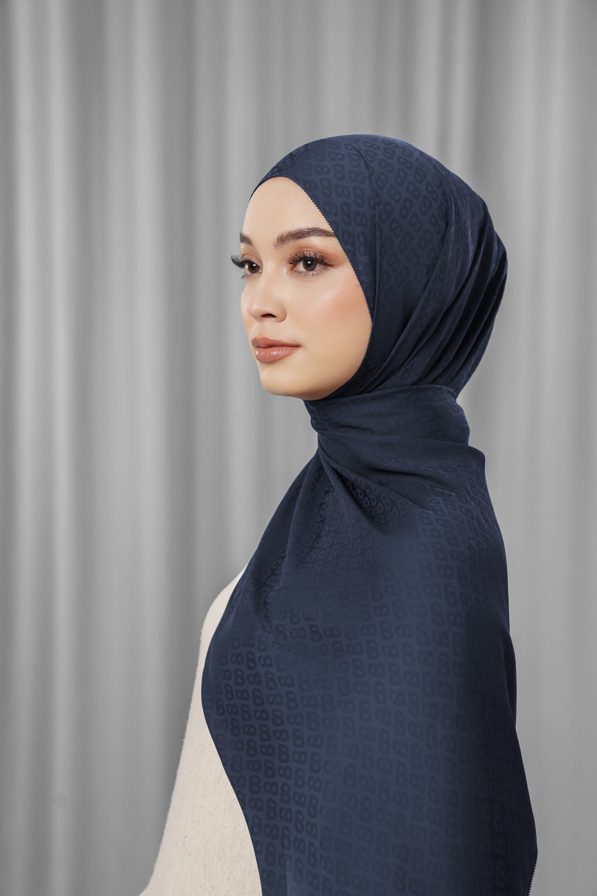 Tapis Satin Jacquard Shawl - Navy Blazer