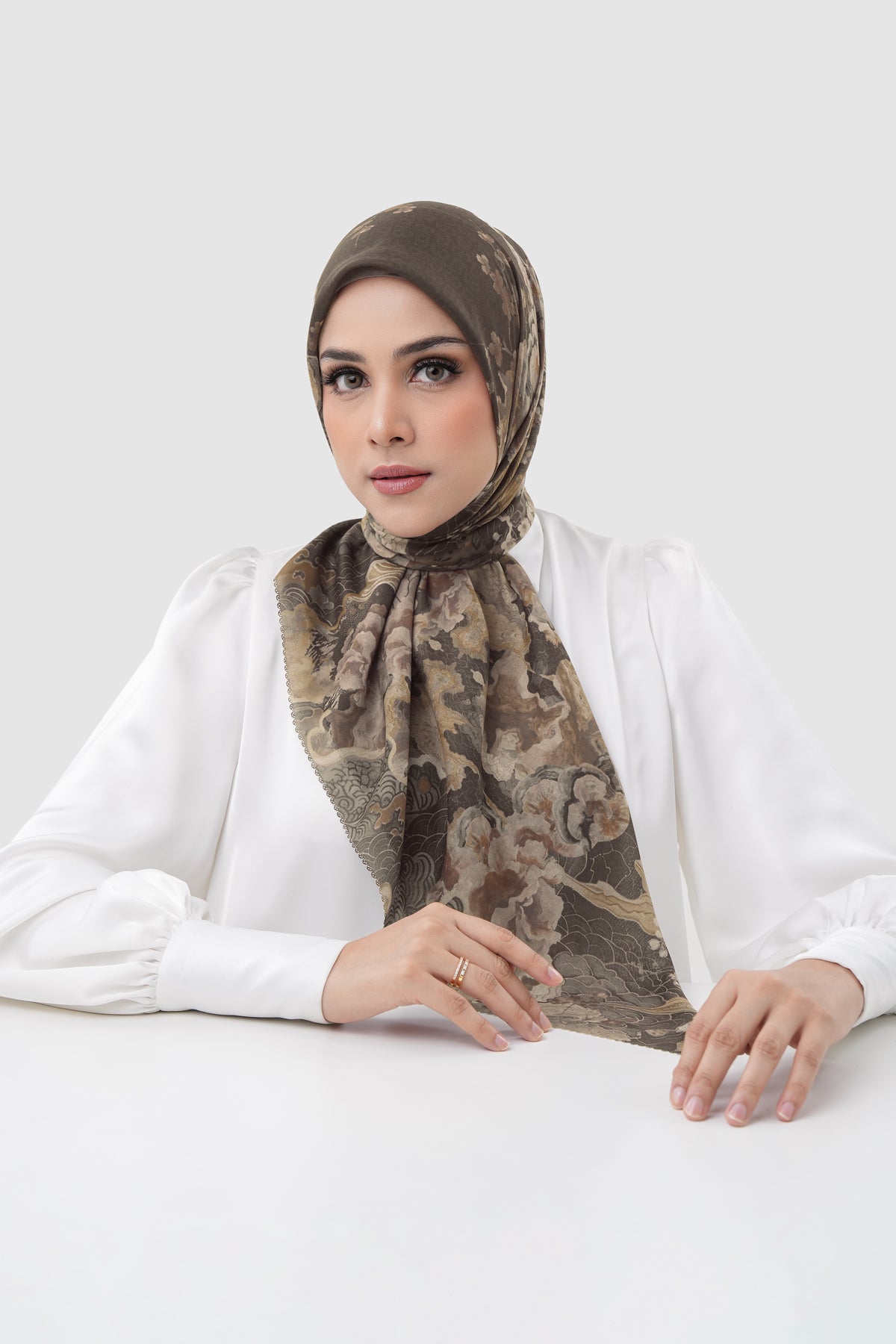 Kirei Satin Square - Chasen