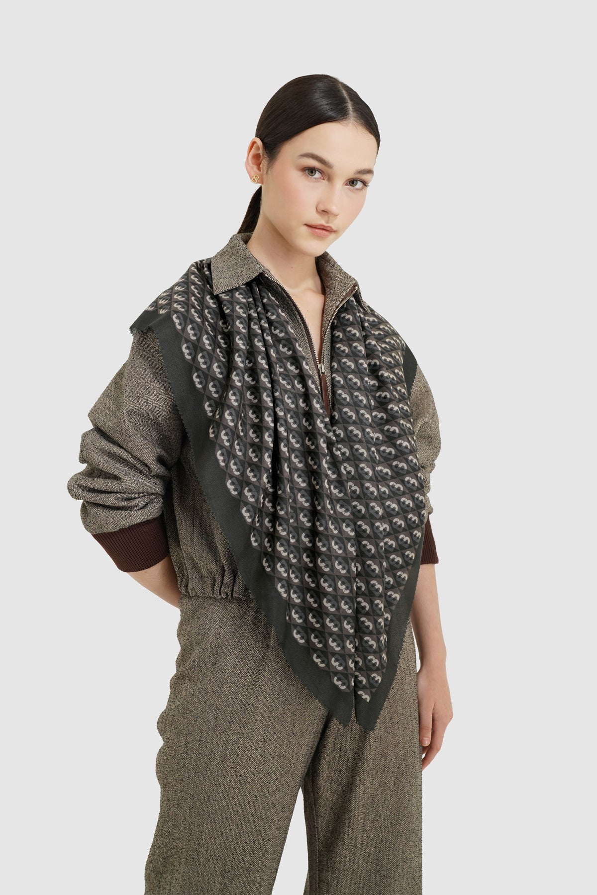 Prism Voile Square - Raisin