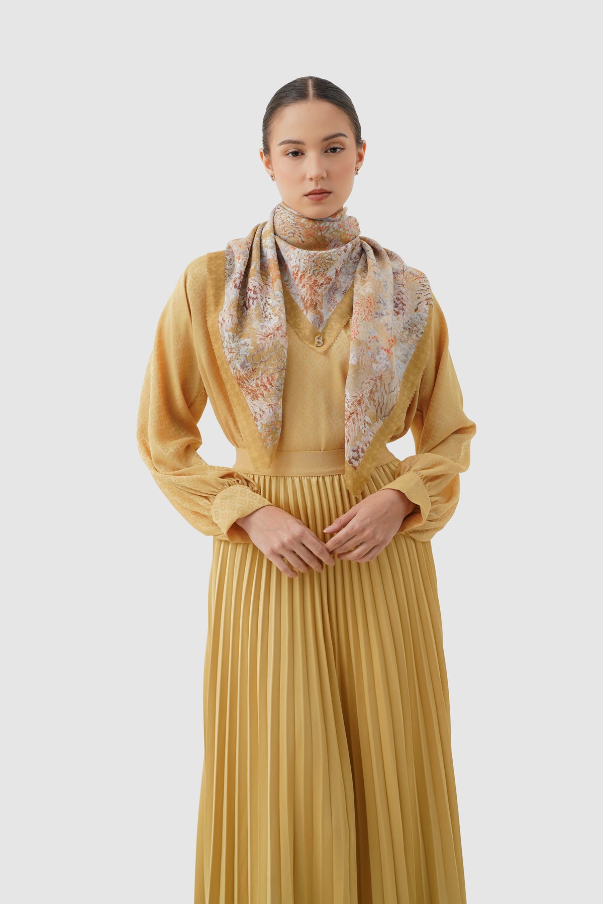 Holiday 3 Voile Square - Chestnut