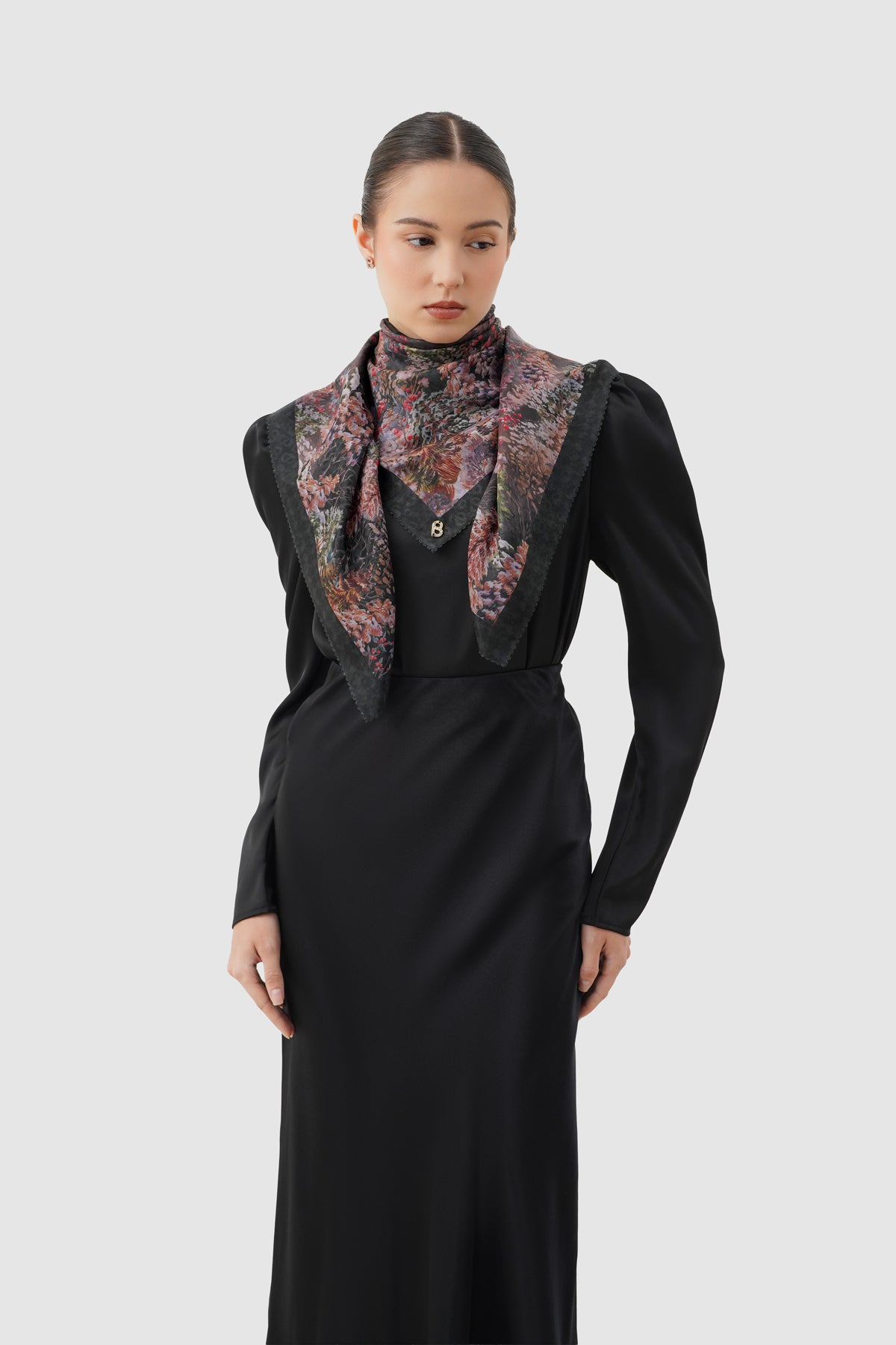 Holiday 3 Voile Square - Charcoal Frost