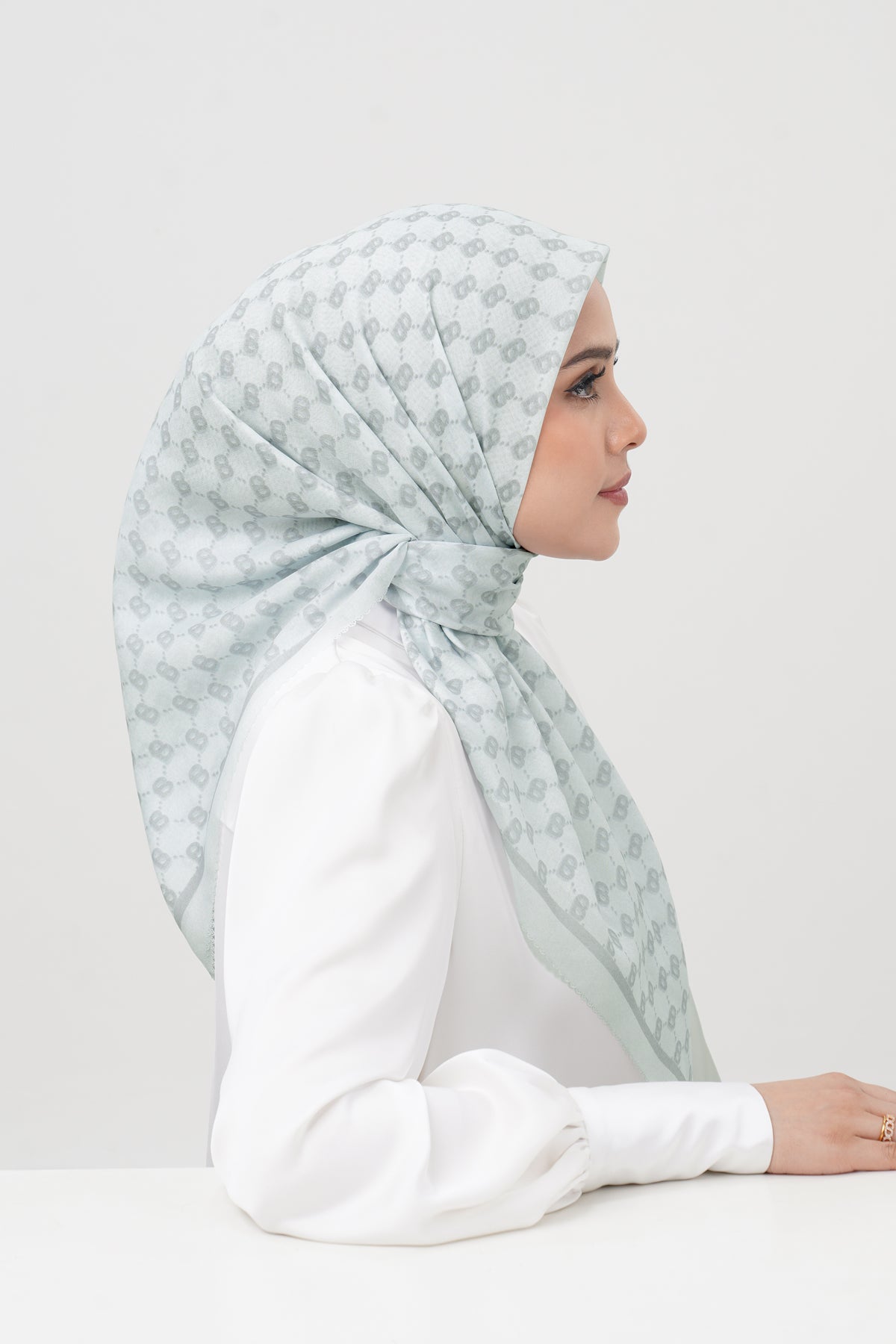 Beverly Square - Coconut