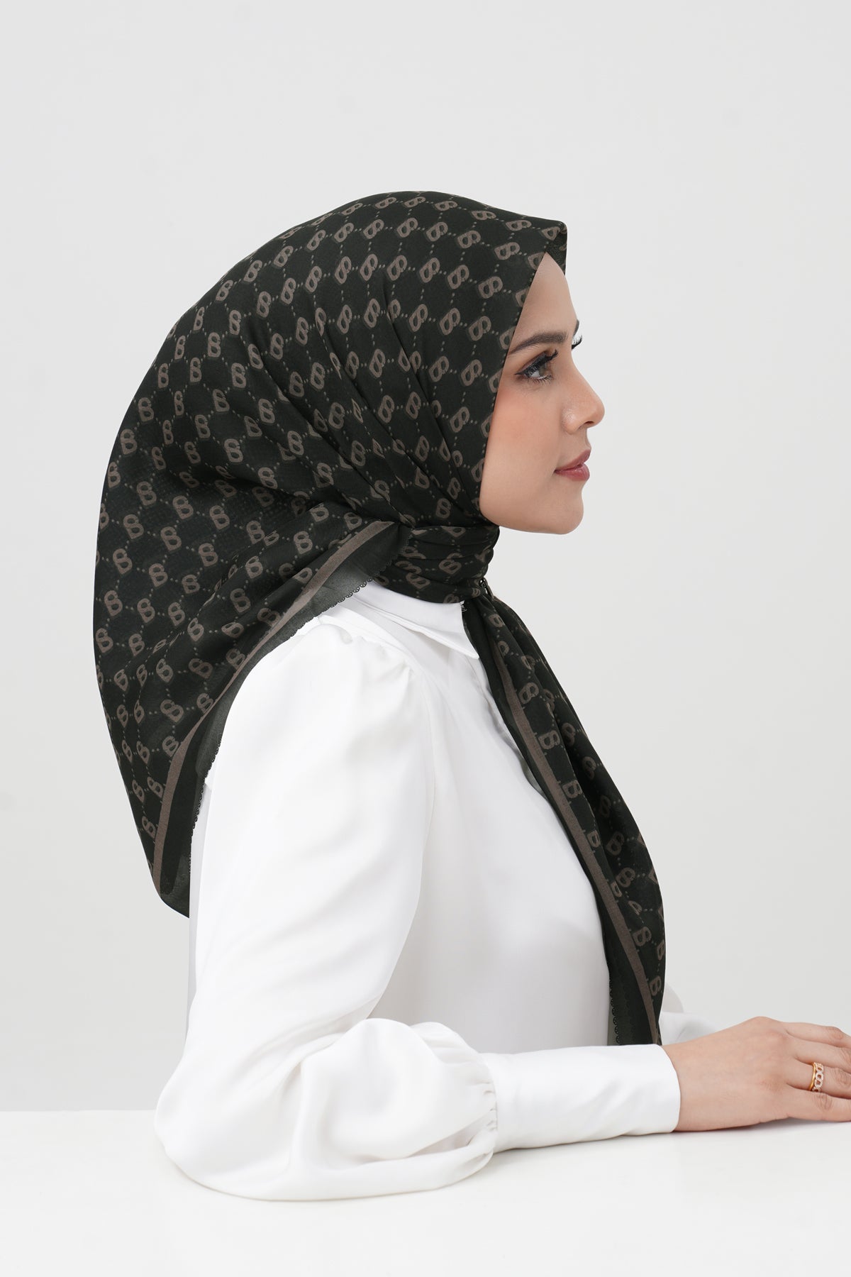 Beverly Square - Dates