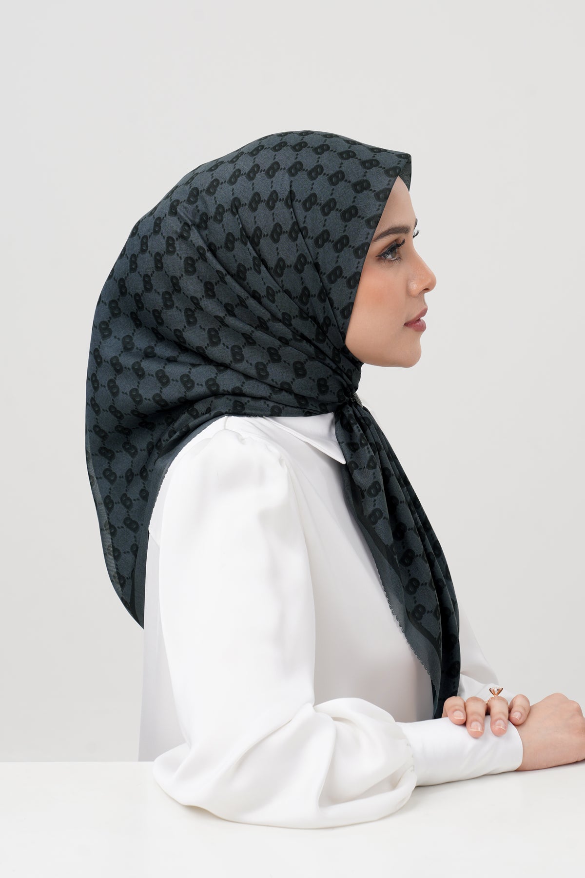 Beverly Square - Coal