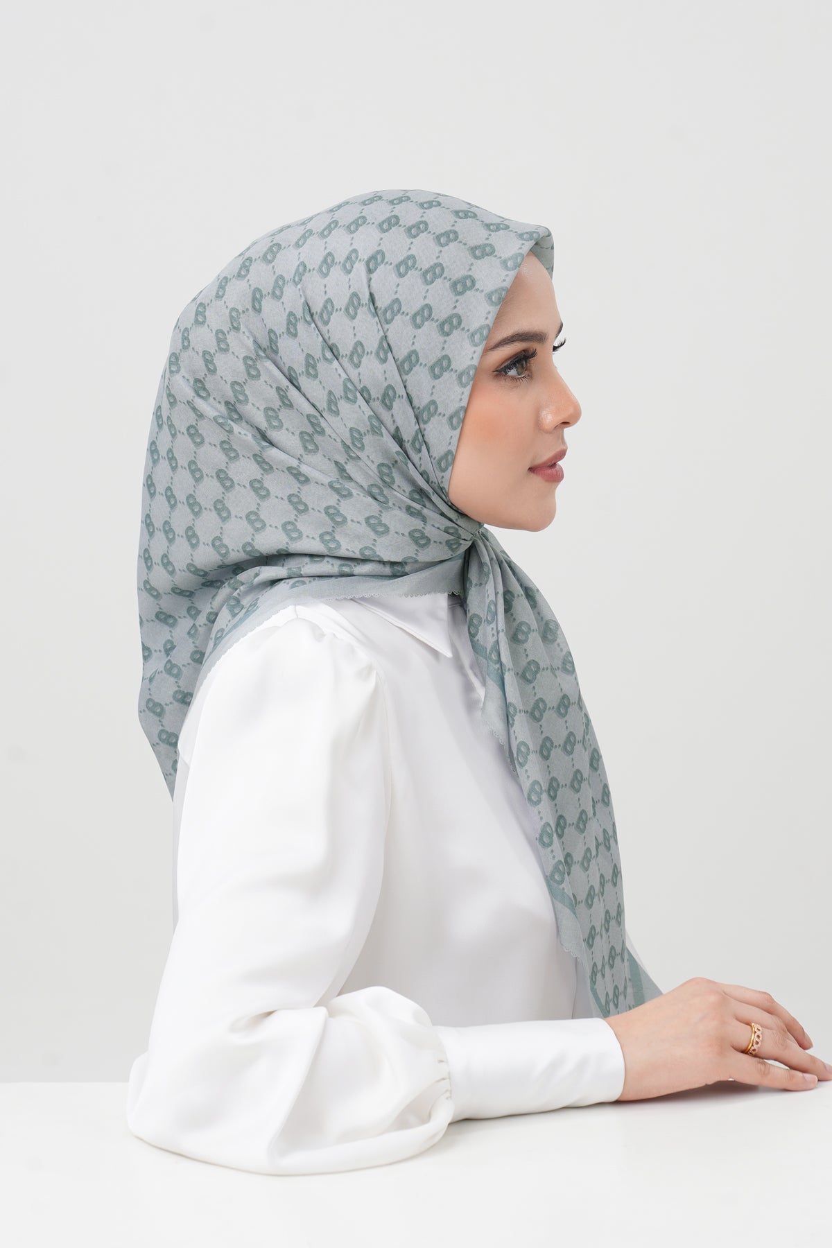 Beverly Square - Haze