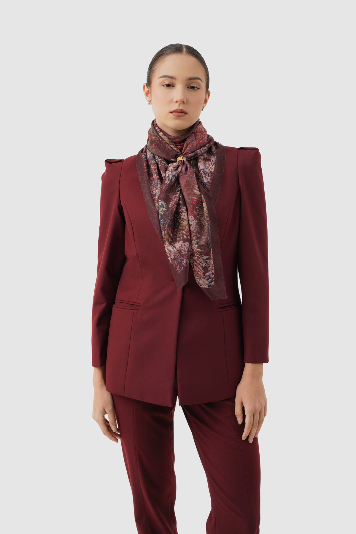 Holiday 3 Voile Square - Crimson