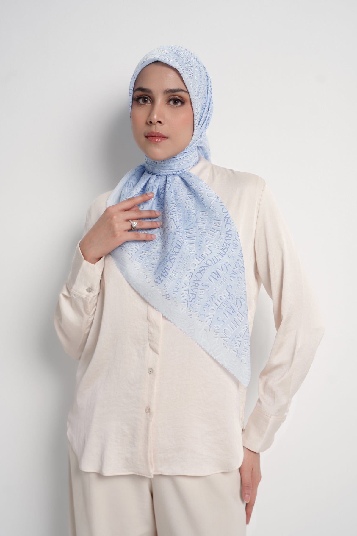 Waves Monogram Square - Crystal Blue