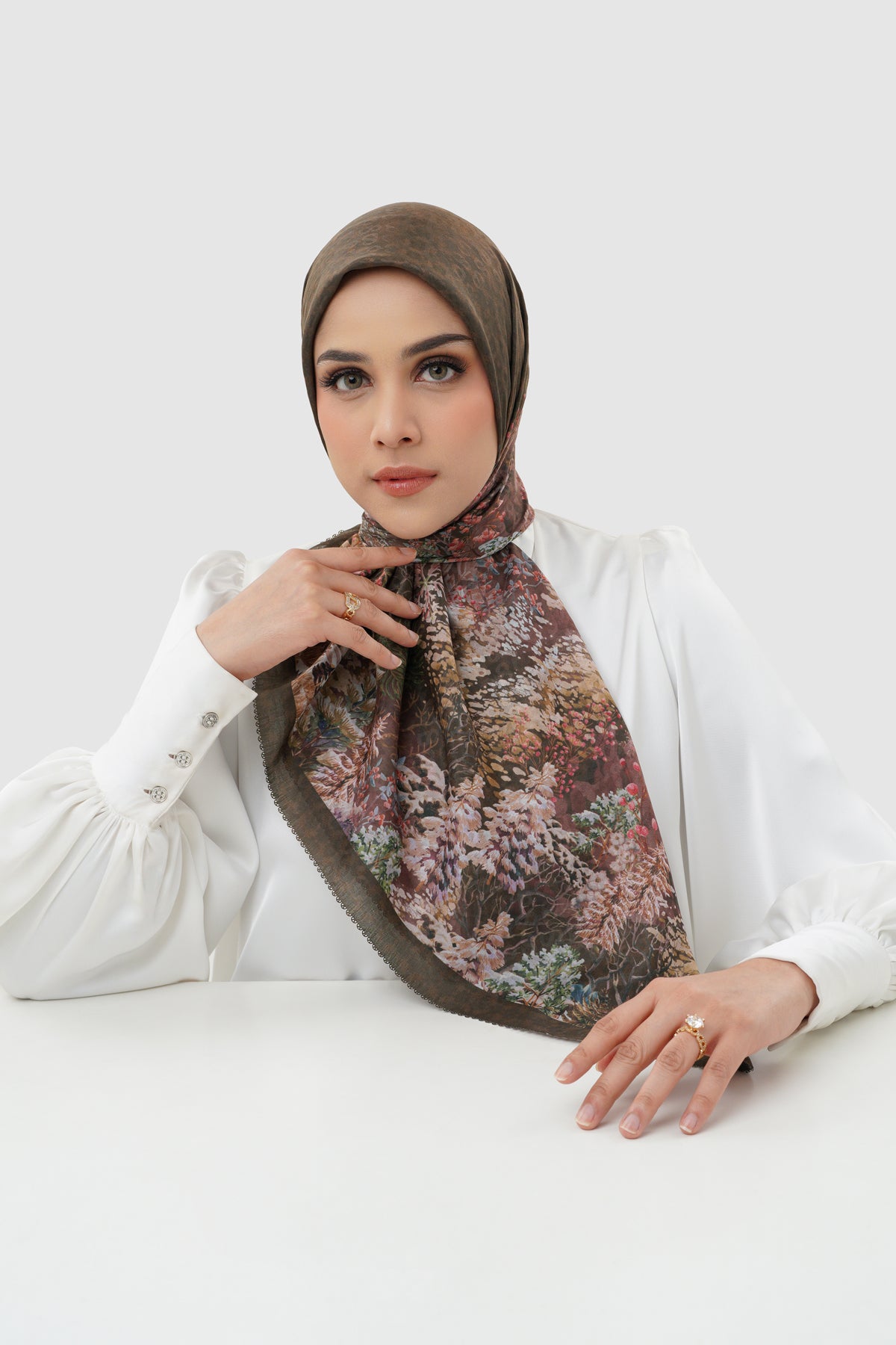 Holiday 3 Voile Square - Cocoa