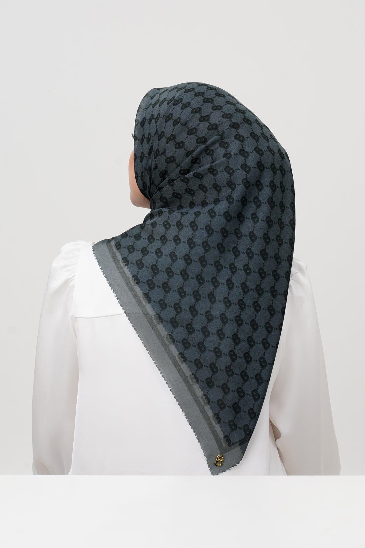 Beverly Square - Coal