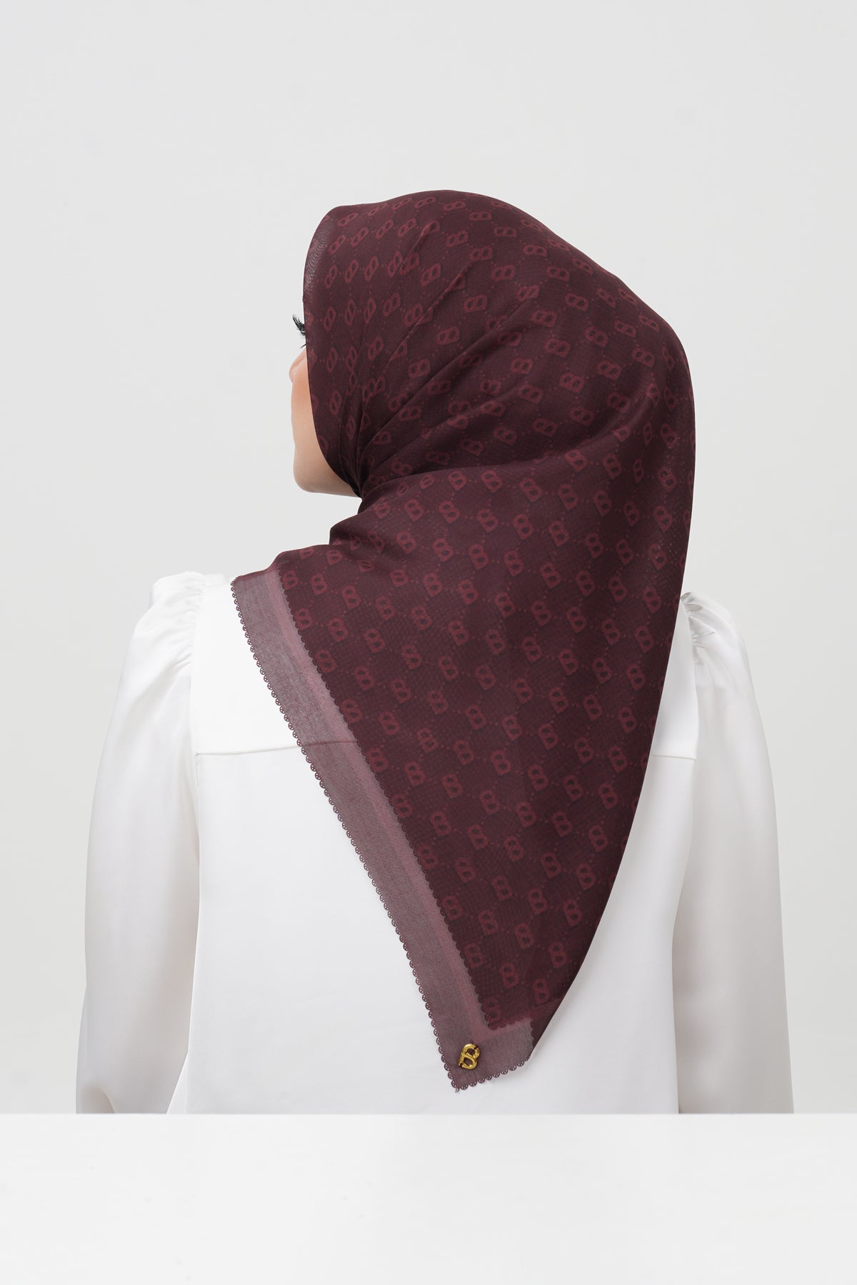 Beverly Square - Garnet