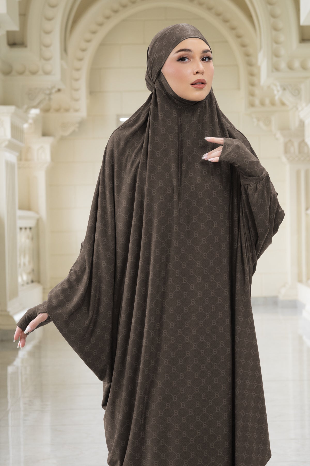 Beverly Prayer Robe - Cocoa