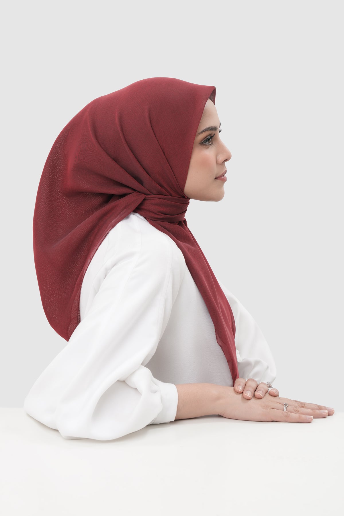 Sunday Square - Crimson