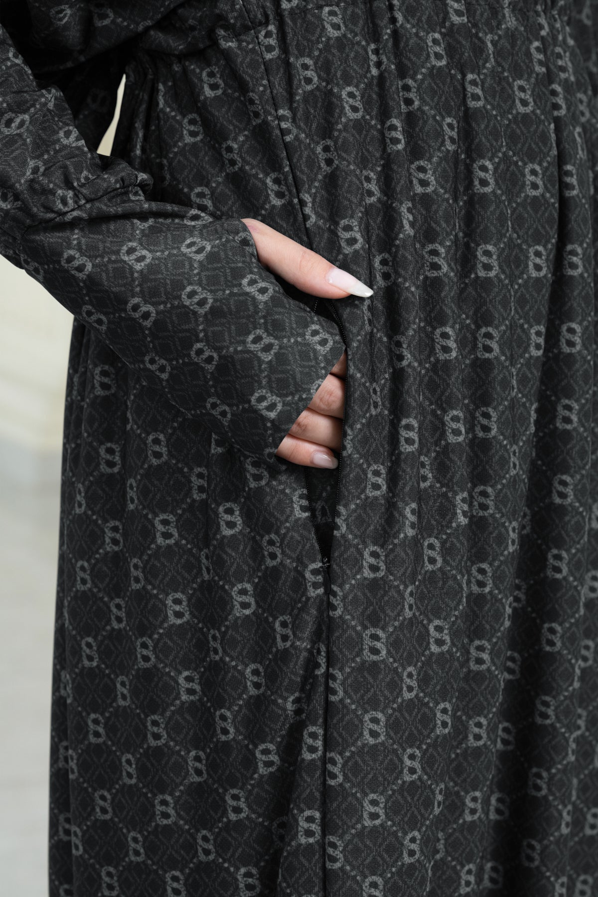 Beverly Prayer Robe - Black