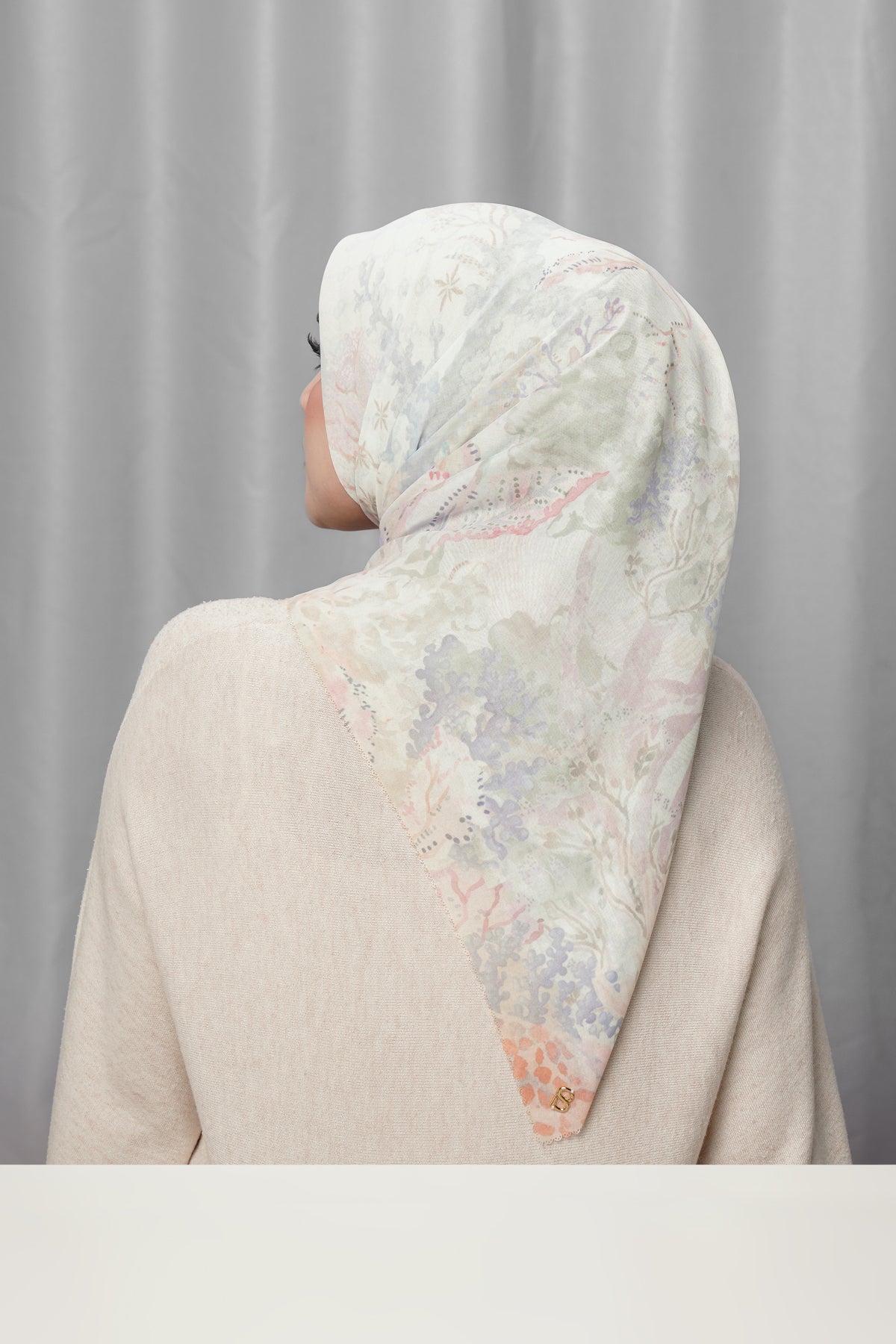 Under The Sea Voile Square - Cowrie