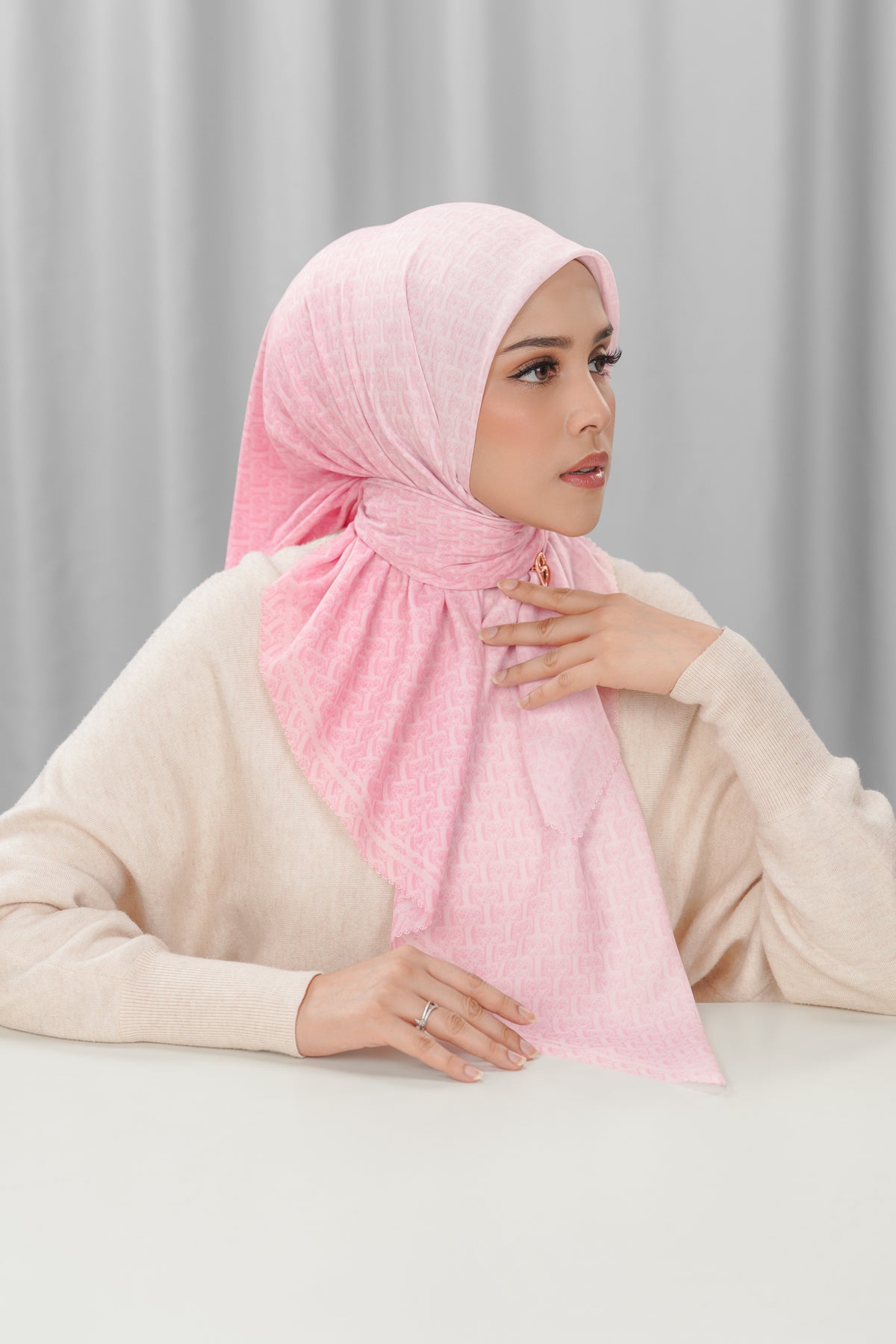 Bimu Horizon Satin Square - Lyra
