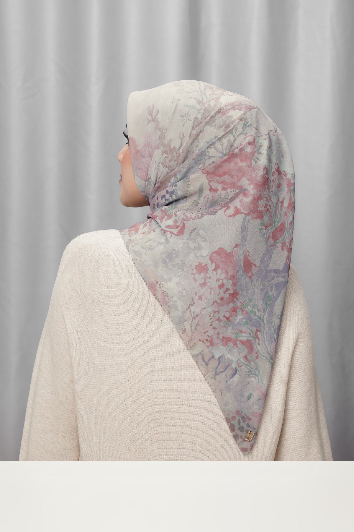 Under The Sea Voile Square - Clam