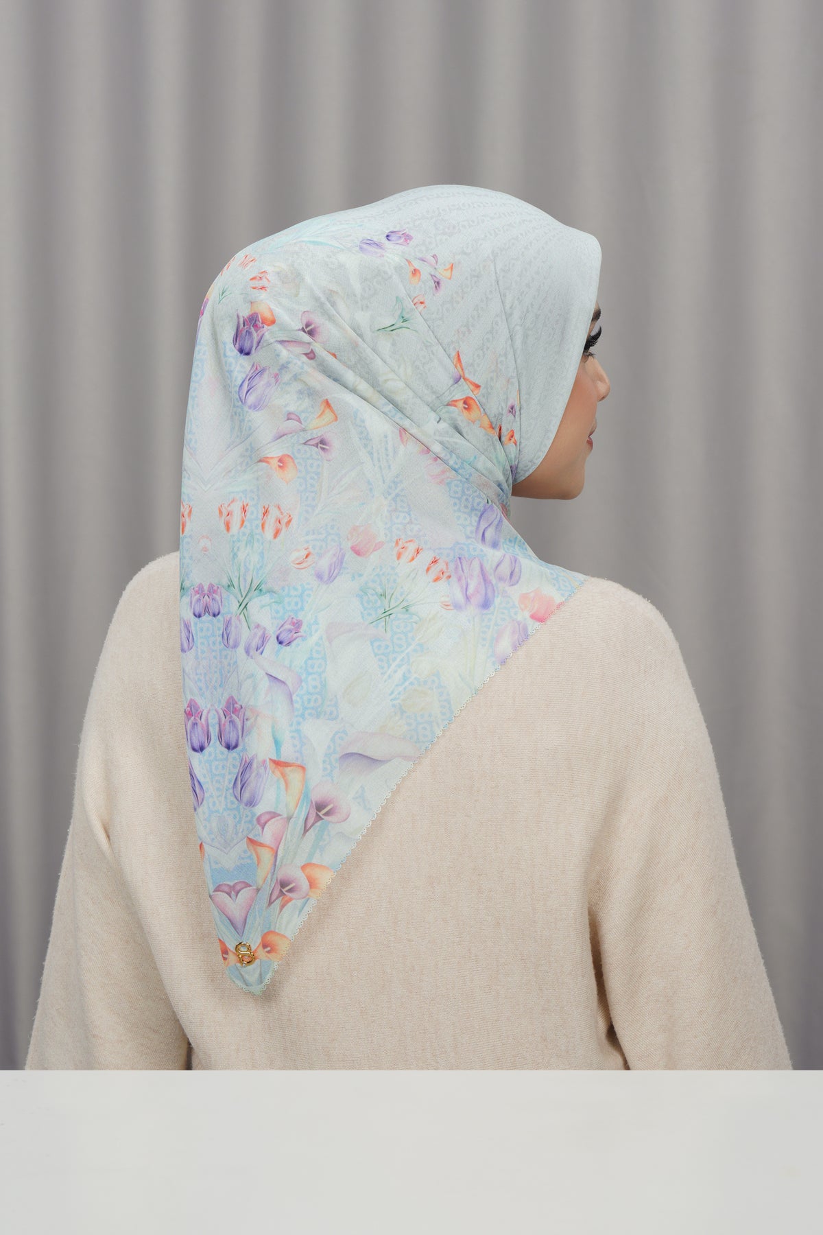 Tulip Satin Square - Pearl