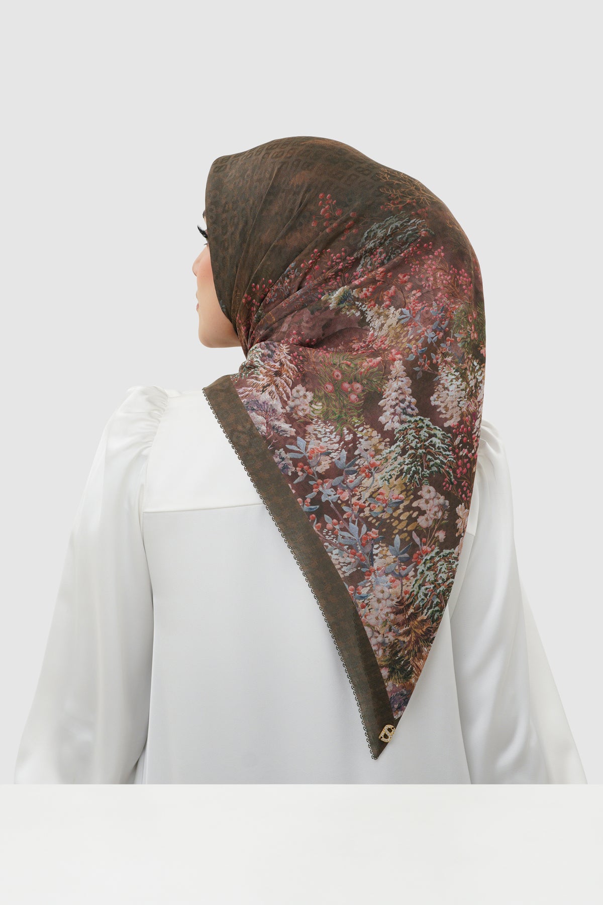 Holiday 3 Voile Square - Cocoa