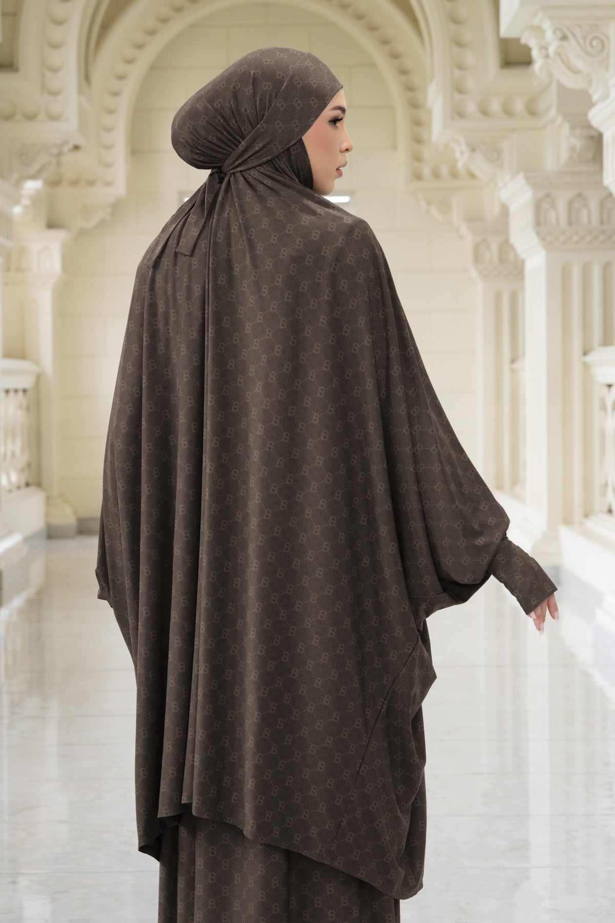 Beverly Prayer Robe - Cocoa
