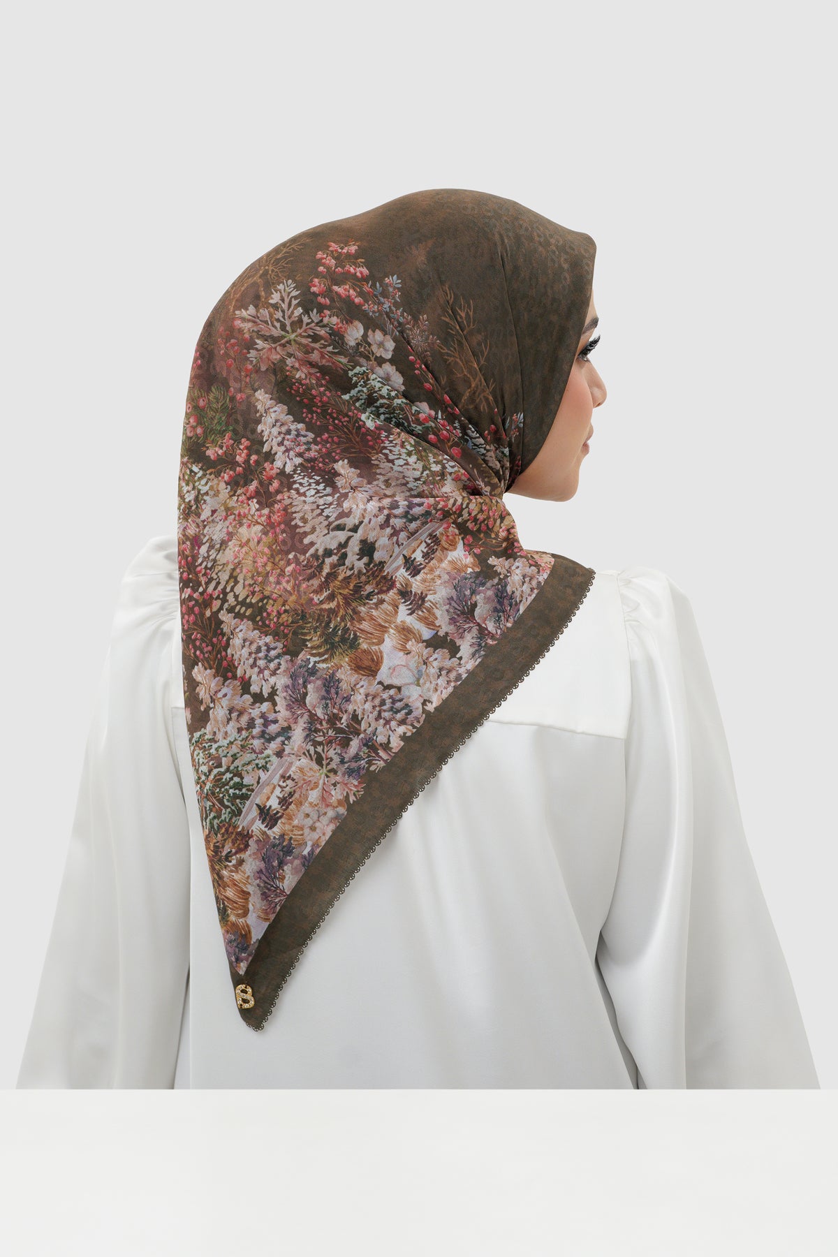 Holiday 3 Voile Square - Cocoa