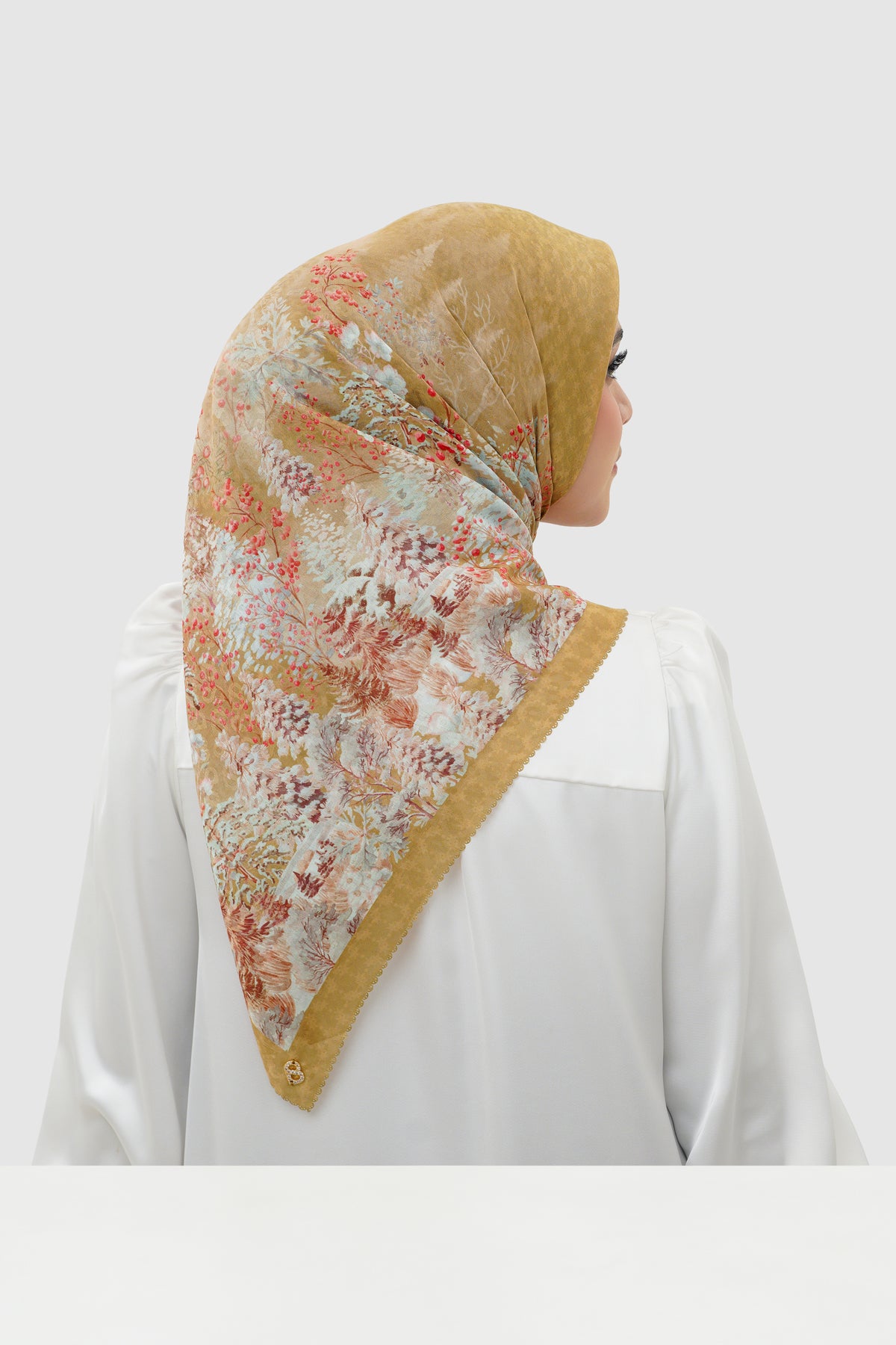 Holiday 3 Voile Square - Chestnut