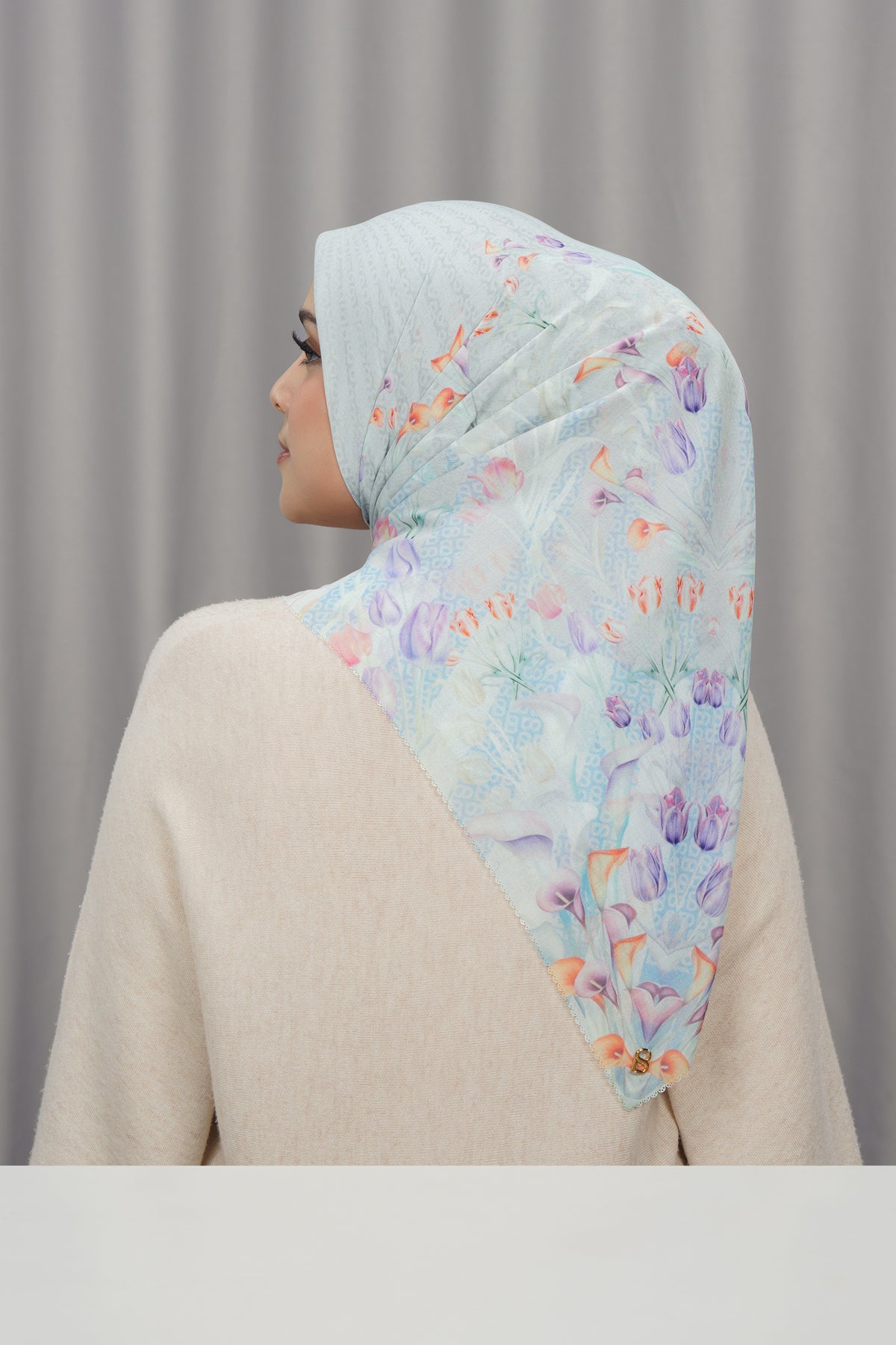 Tulip Satin Square - Pearl