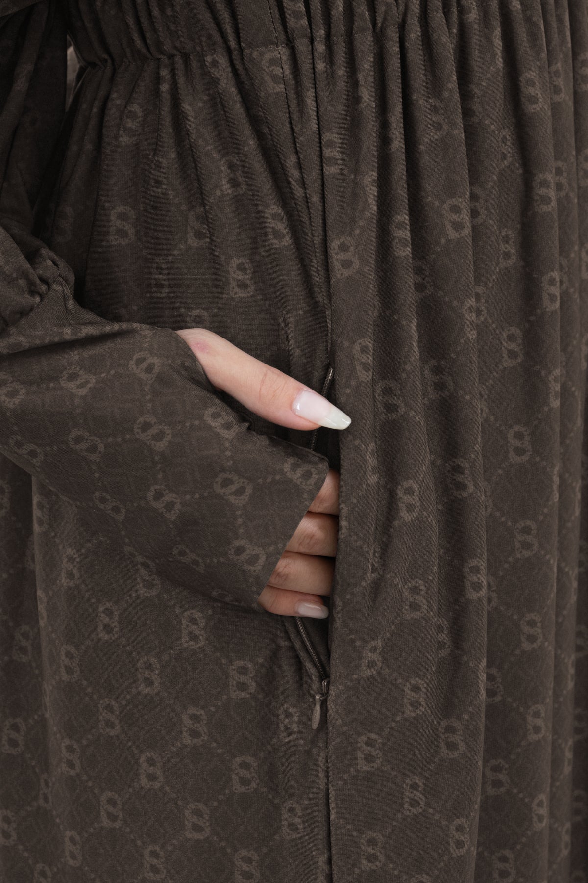 Beverly Prayer Robe - Cocoa