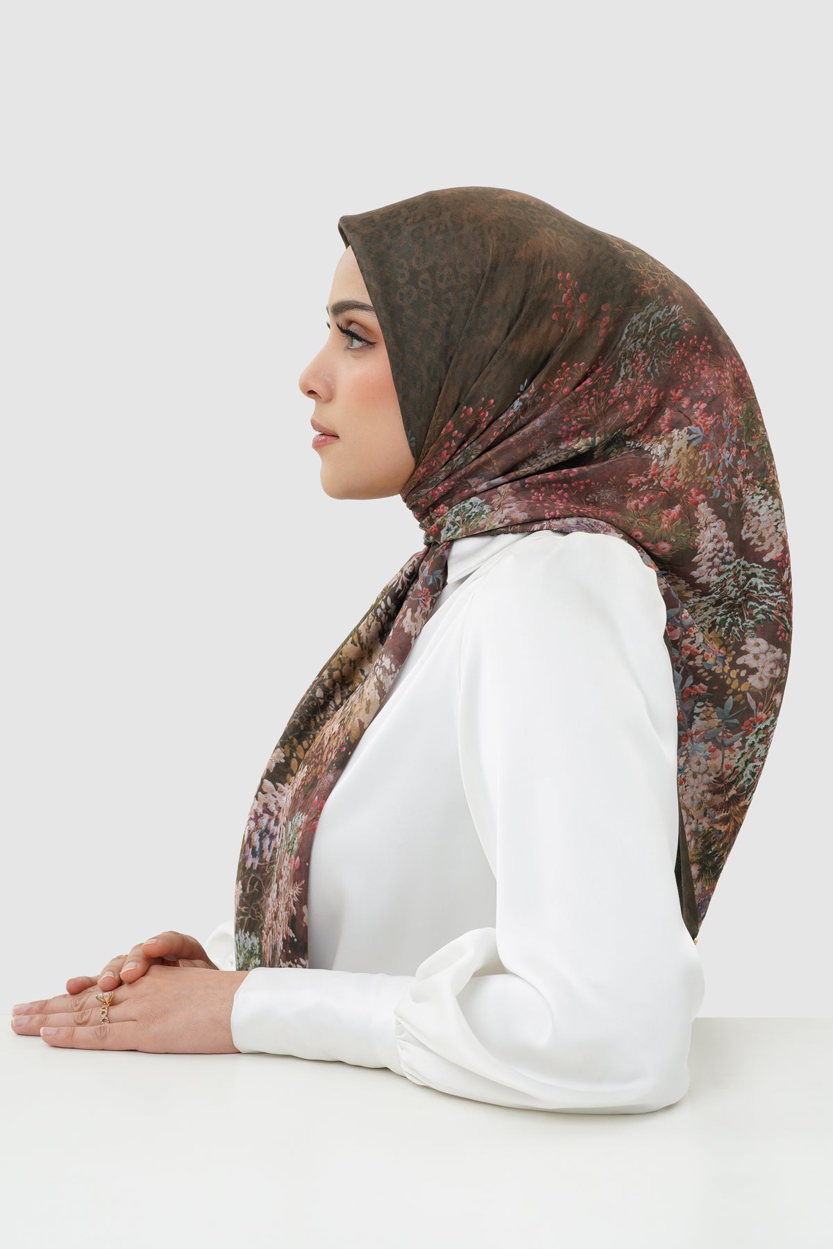 Holiday 3 Voile Square - Cocoa