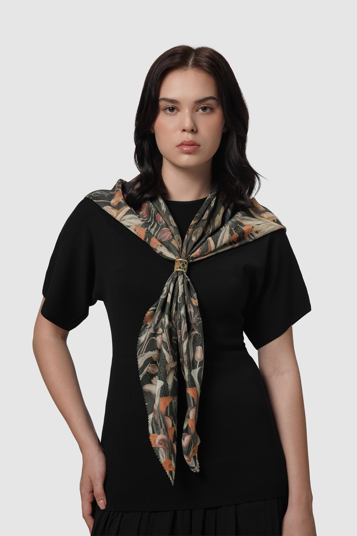 Tulip Satin Square - Crow