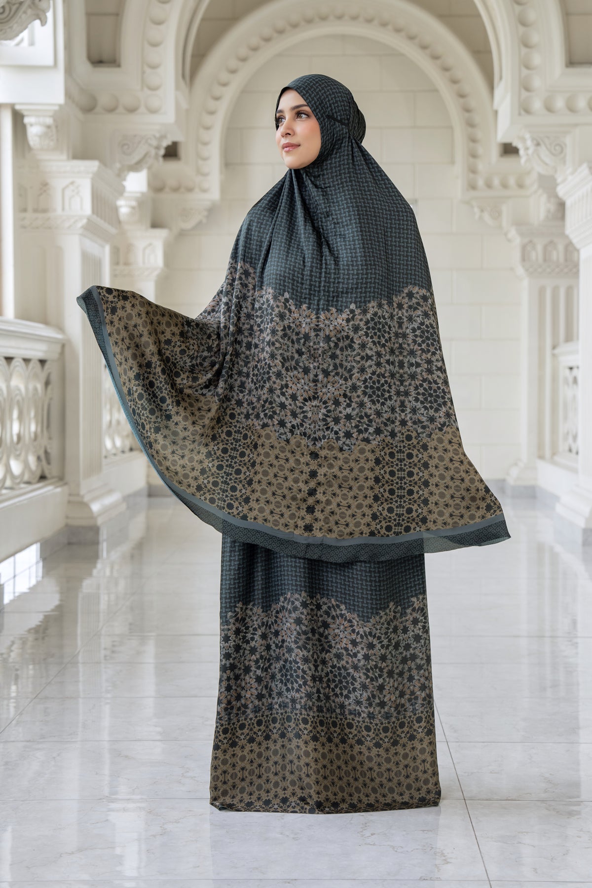 Haramain 2 Prayer Robe - Dates