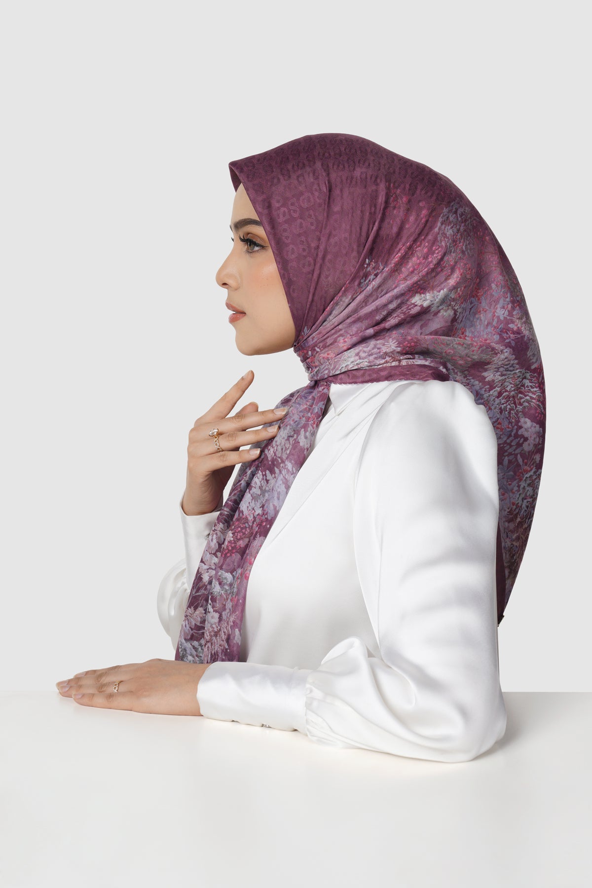 Holiday 3 Voile Square - Cranberry