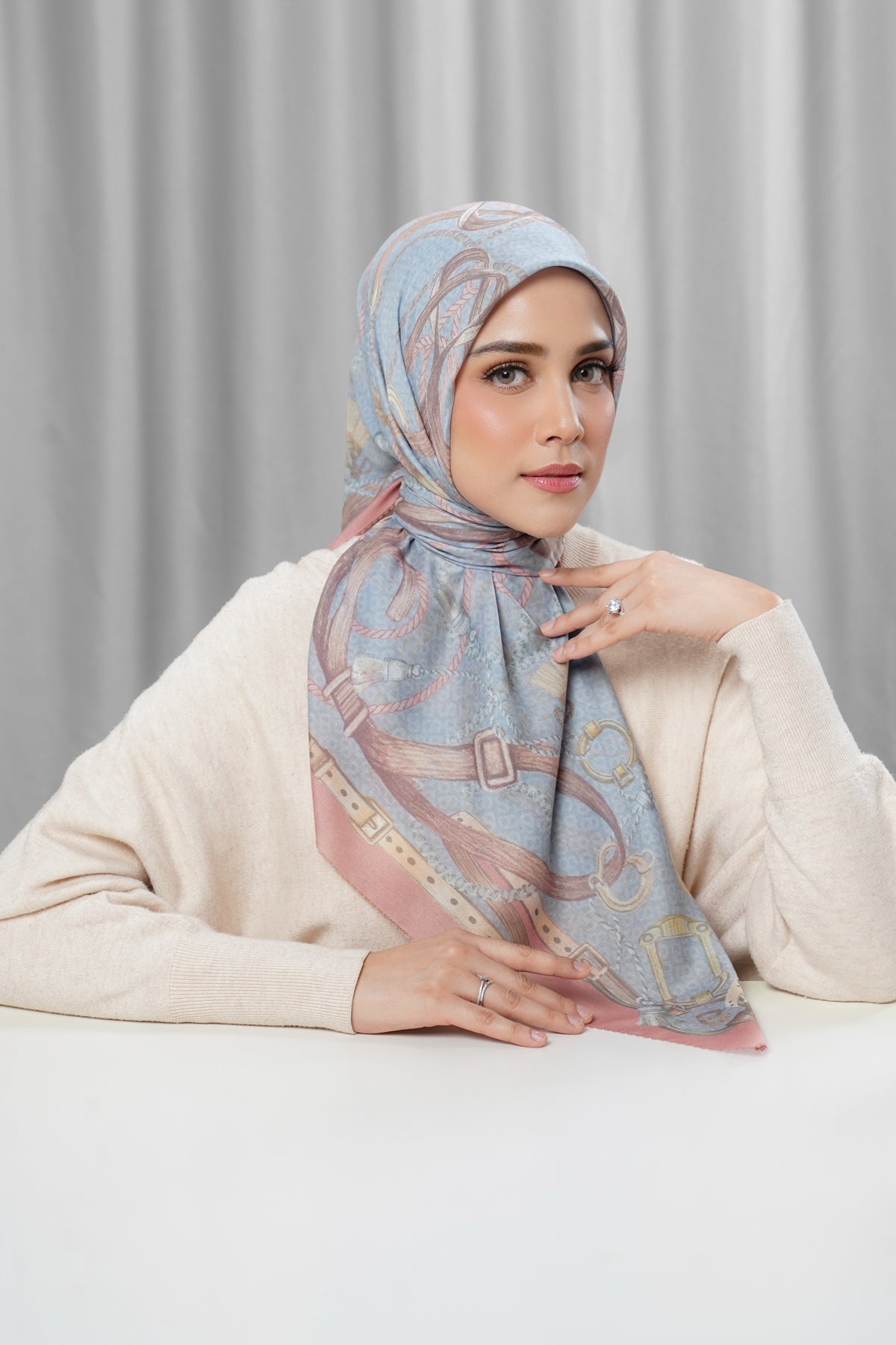 Alexandra Silk Jacquard Square - Château