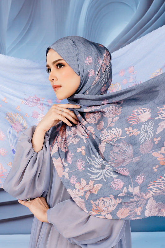 Hermosa Satin Shawl - Bleuet